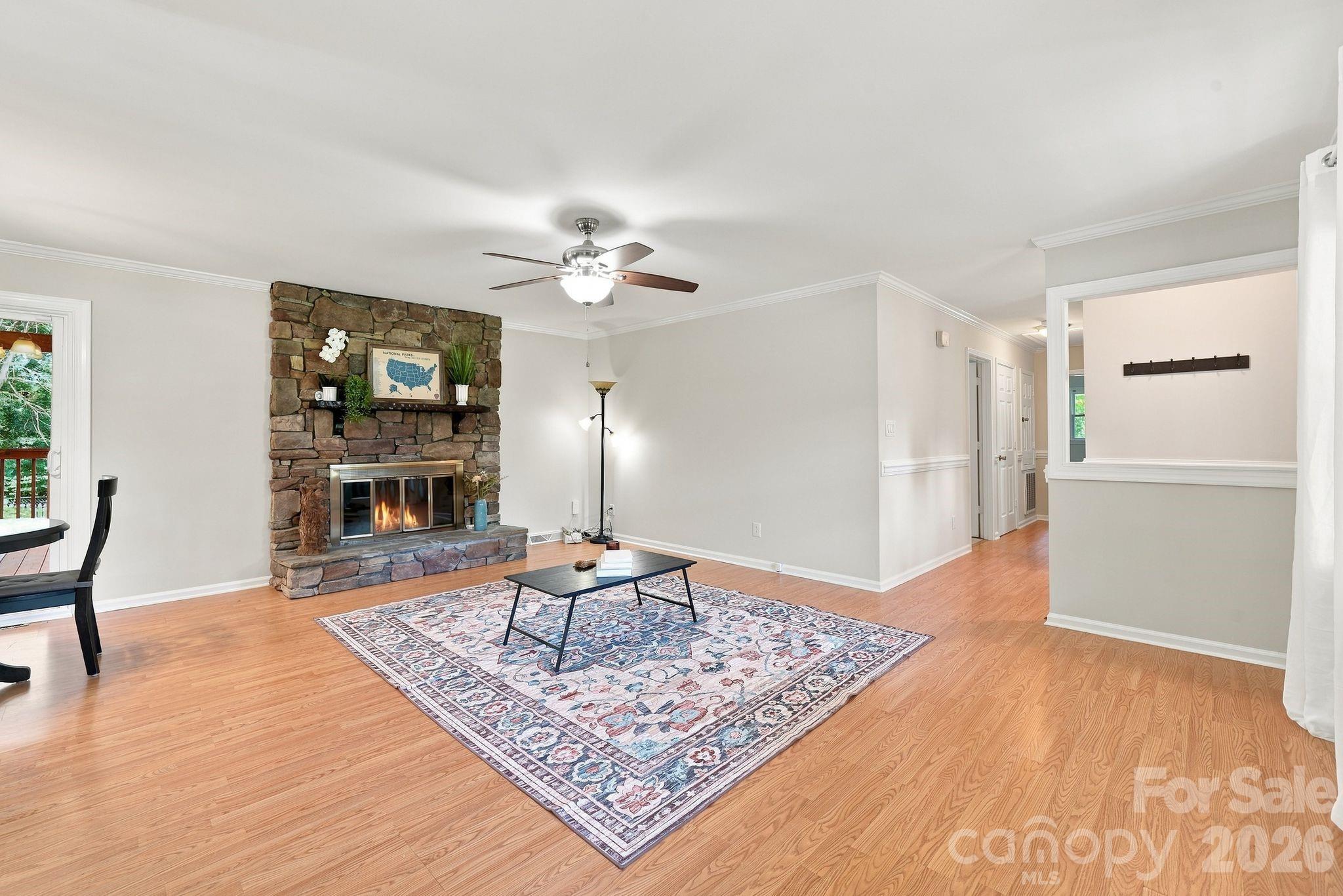 3004 Winston Drive Property Photo 6