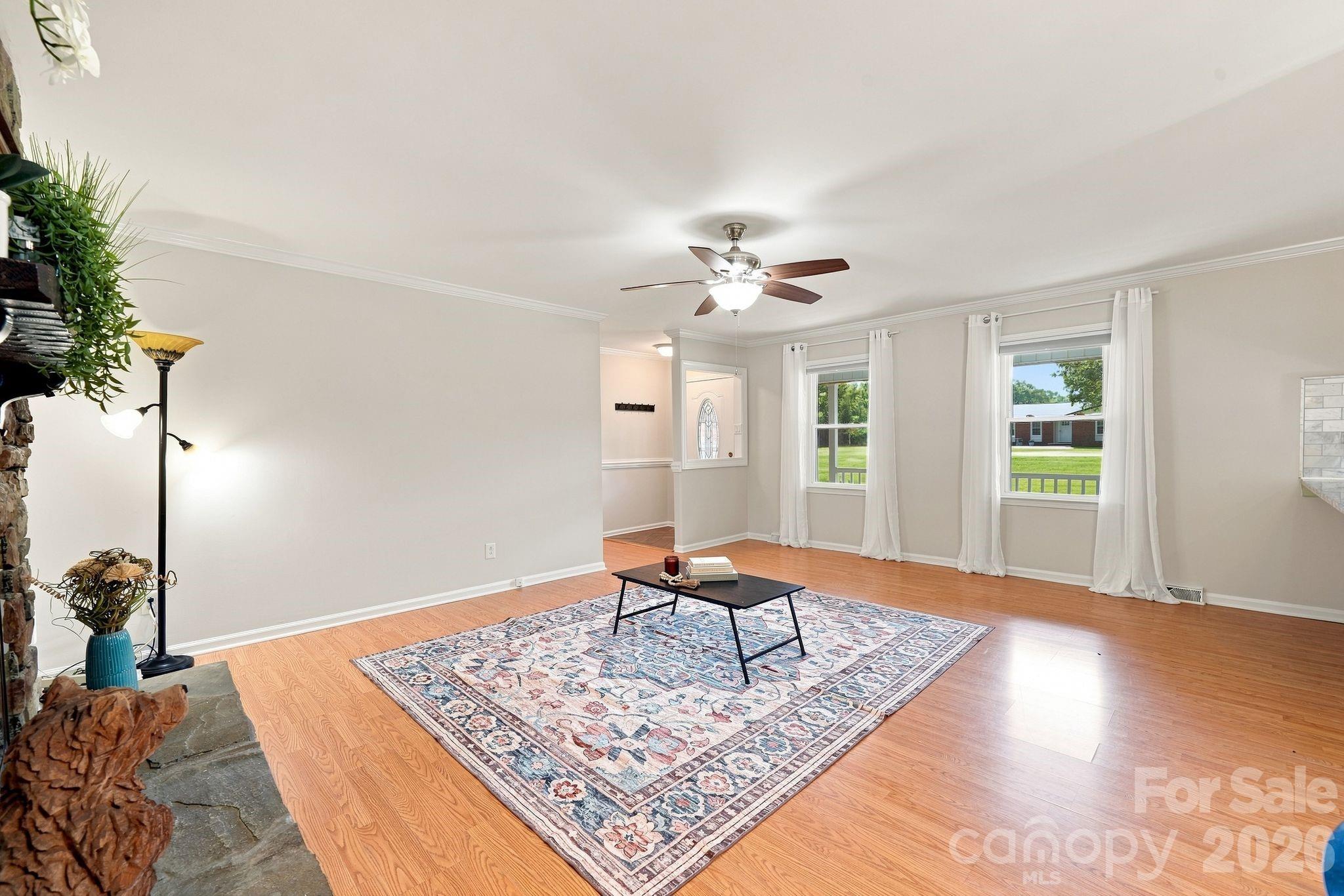 3004 Winston Drive Property Photo 8