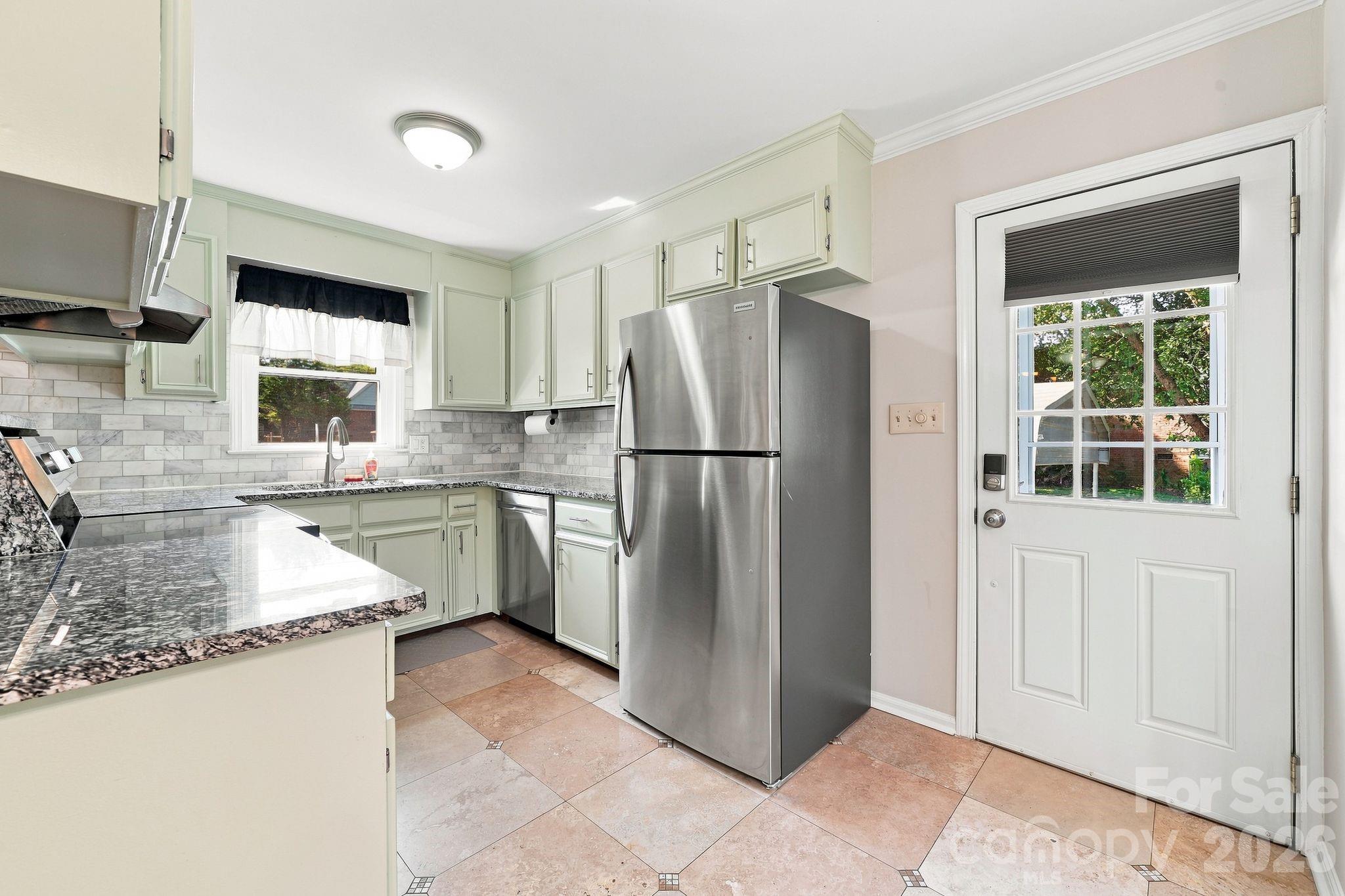 3004 Winston Drive Property Photo 9