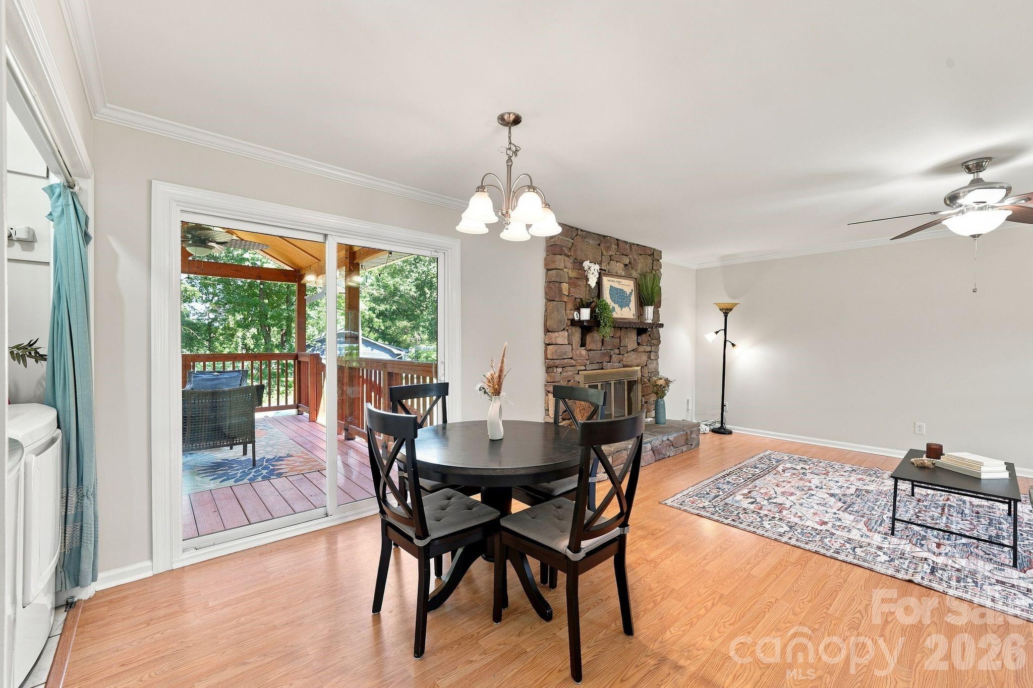 3004 Winston Drive Property Photo 12