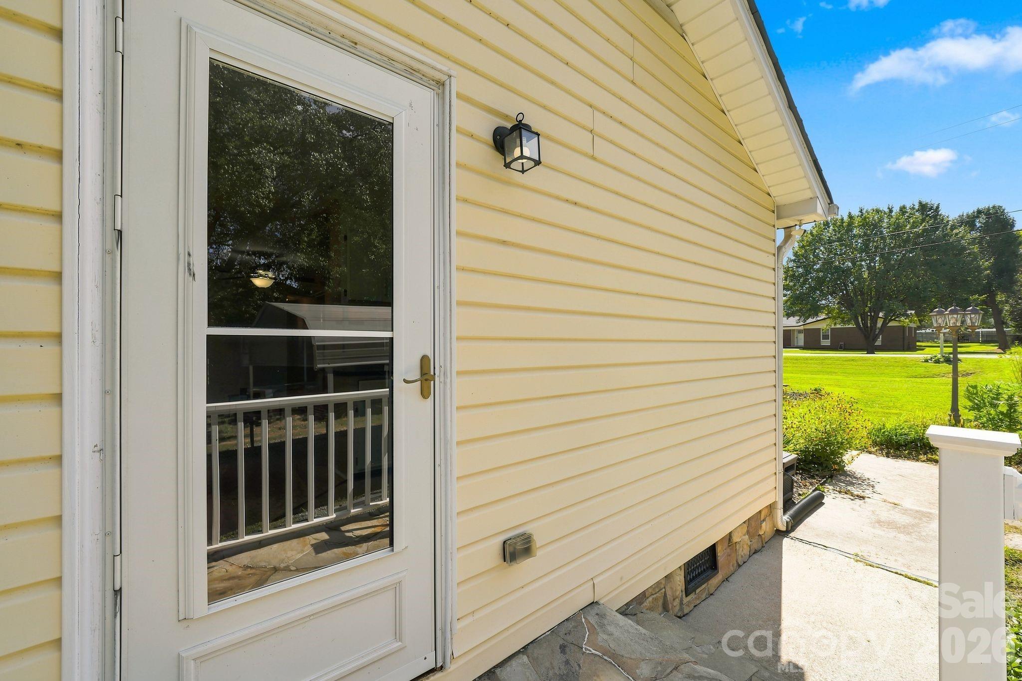3004 Winston Drive Property Photo 35