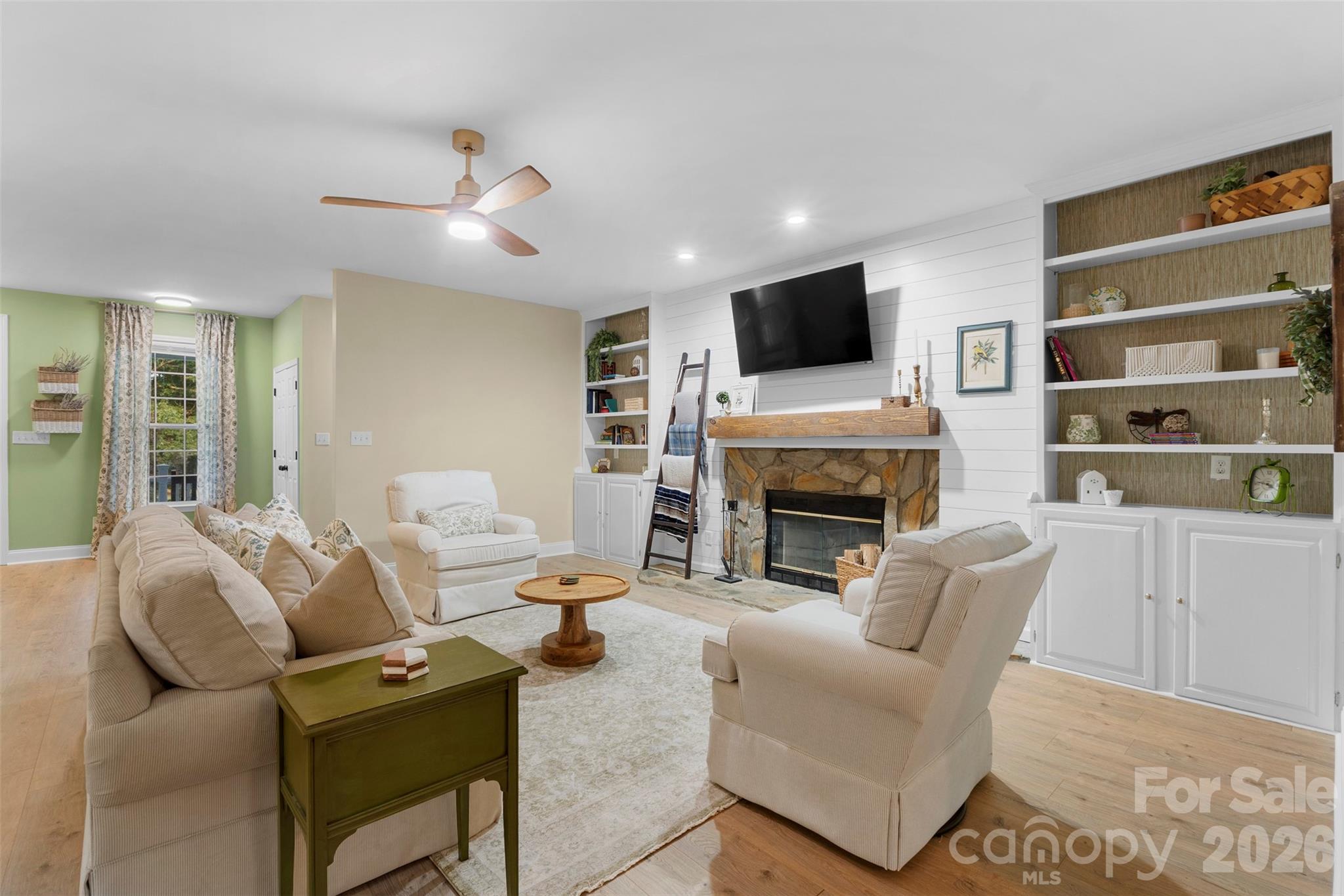 7233 Ridge Road Property Photo 10