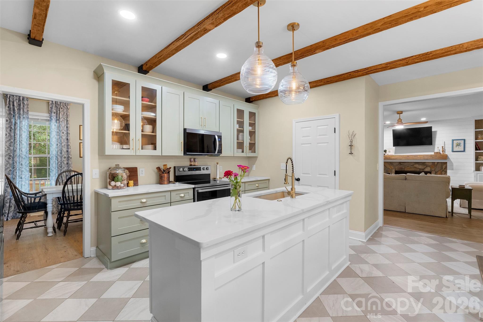 7233 Ridge Road Property Photo 11
