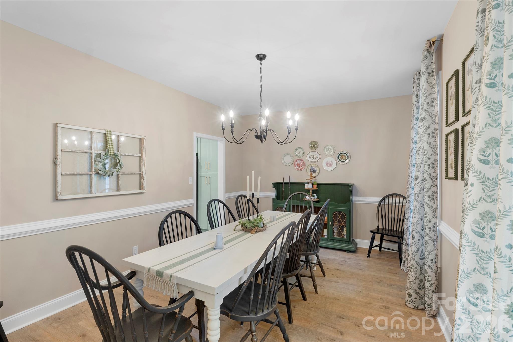 7233 Ridge Road Property Photo 14