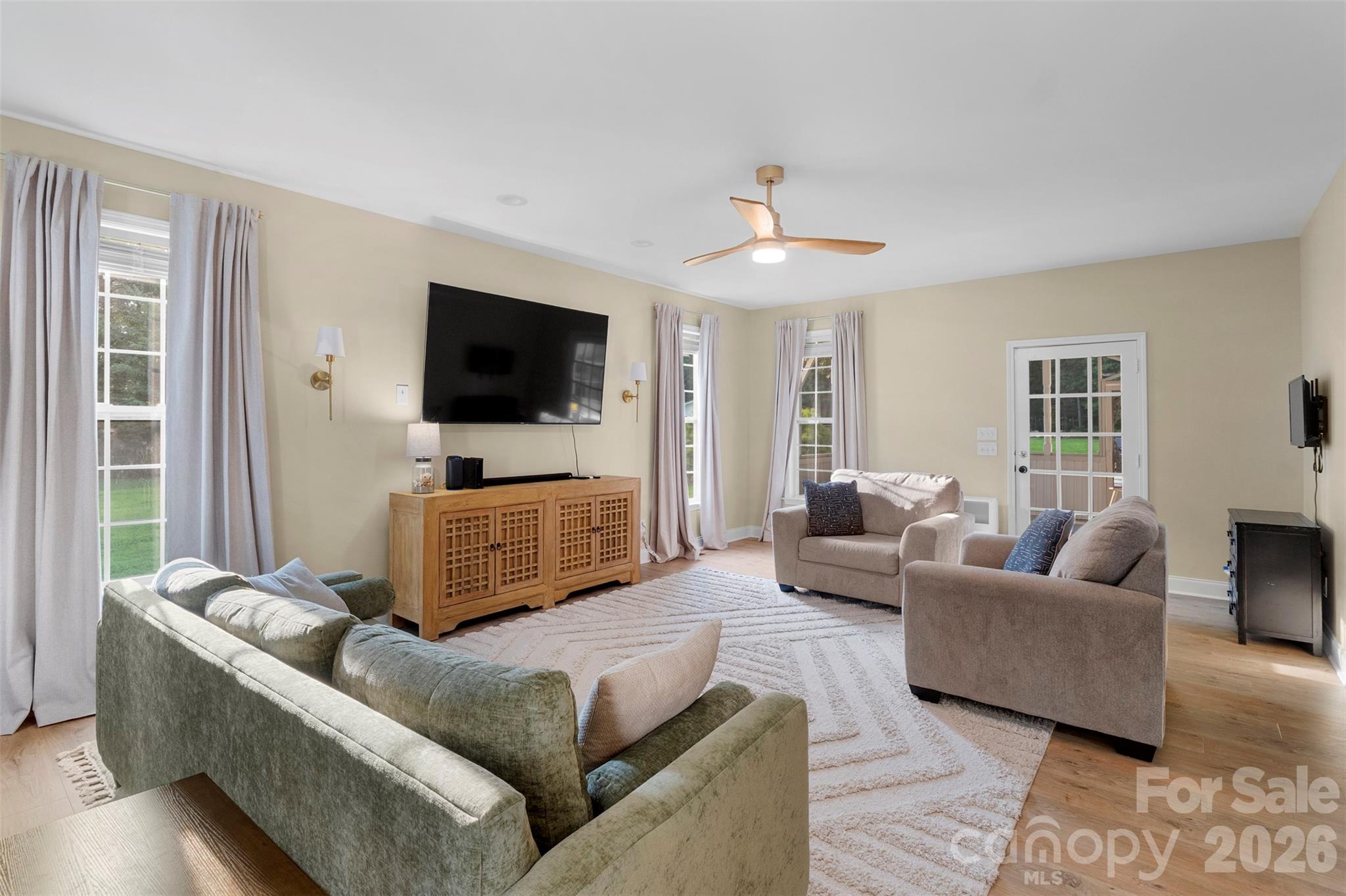 7233 Ridge Road Property Photo 15