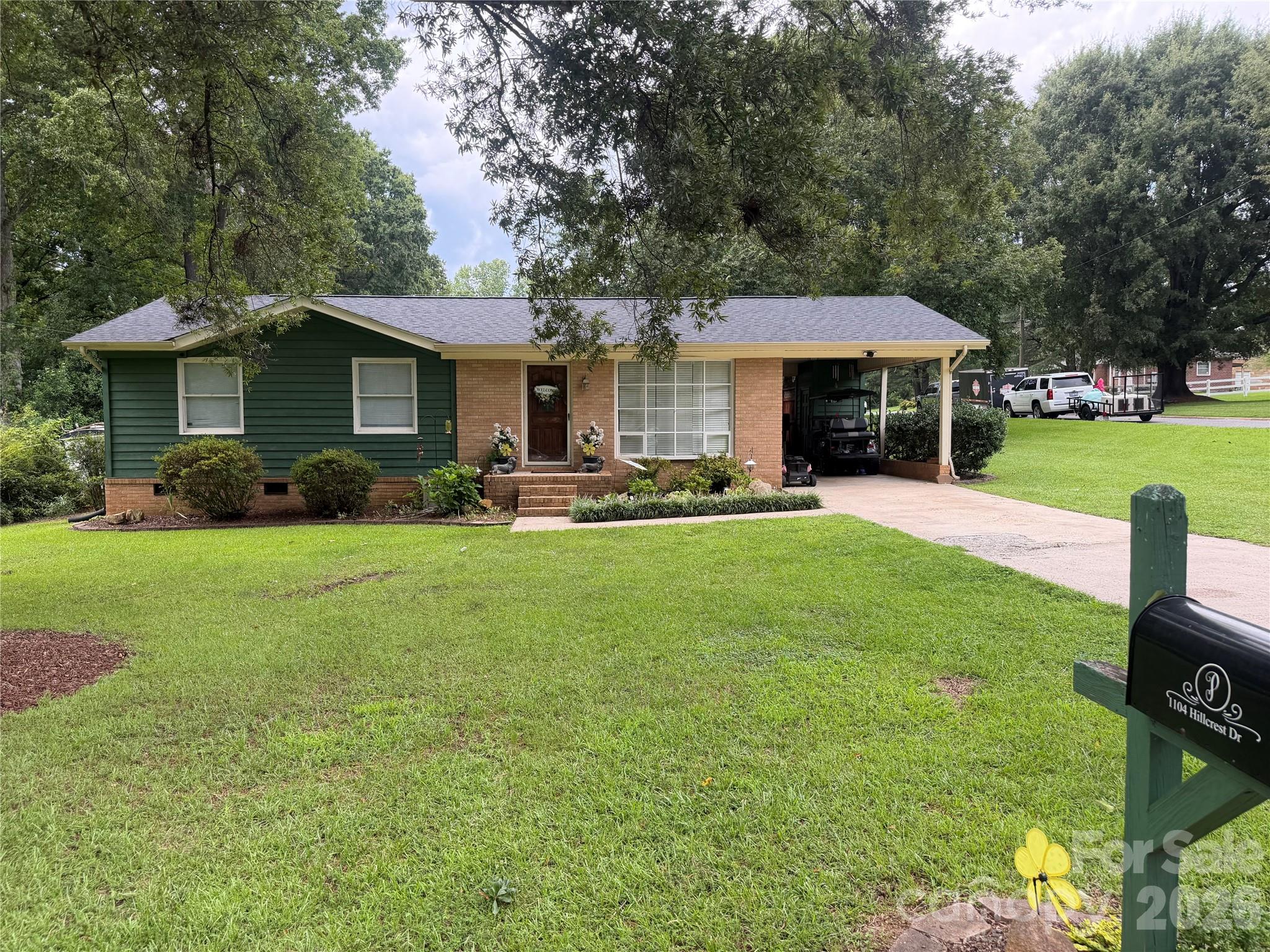 1104 Hillcrest Drive L 34
