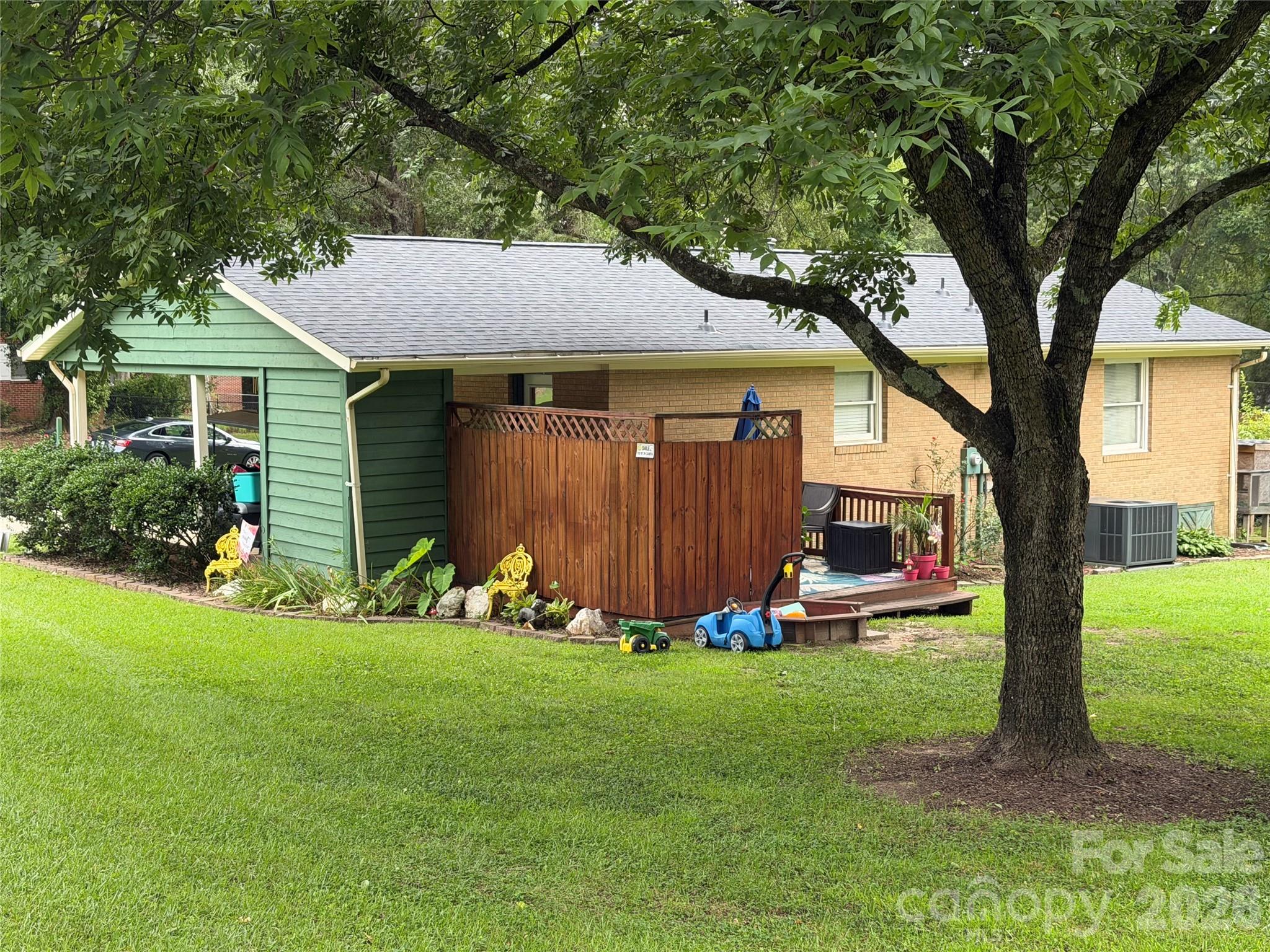 1104 Hillcrest Drive L 34 Property Photo 16