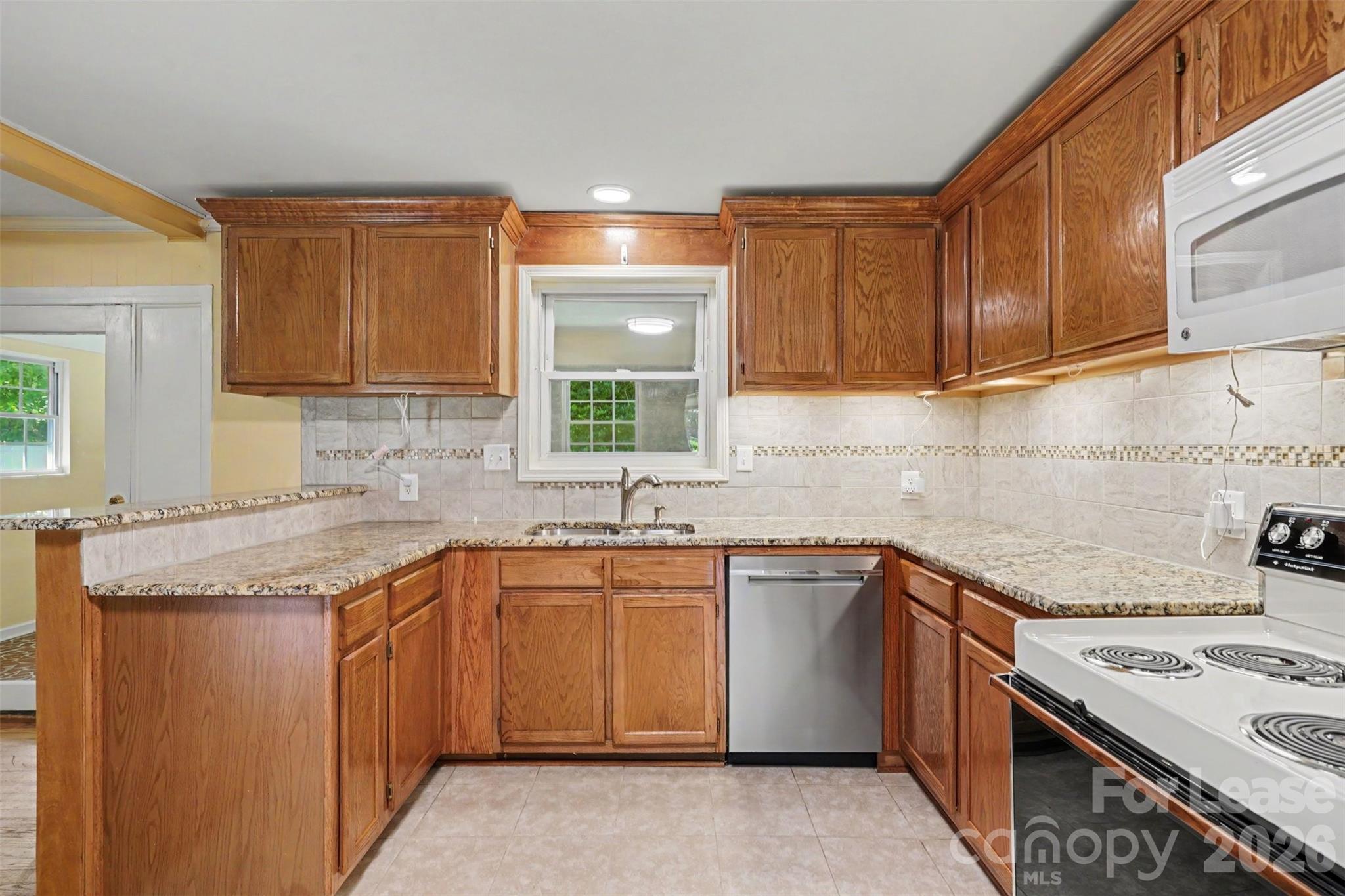 7017 Linda Lake Drive Property Photo 6