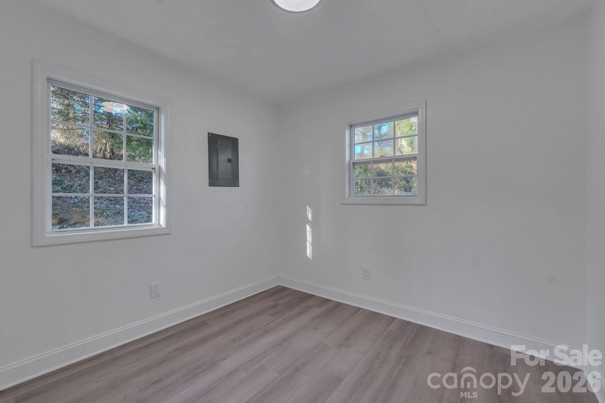 49 E Livingston Street Property Photo 9