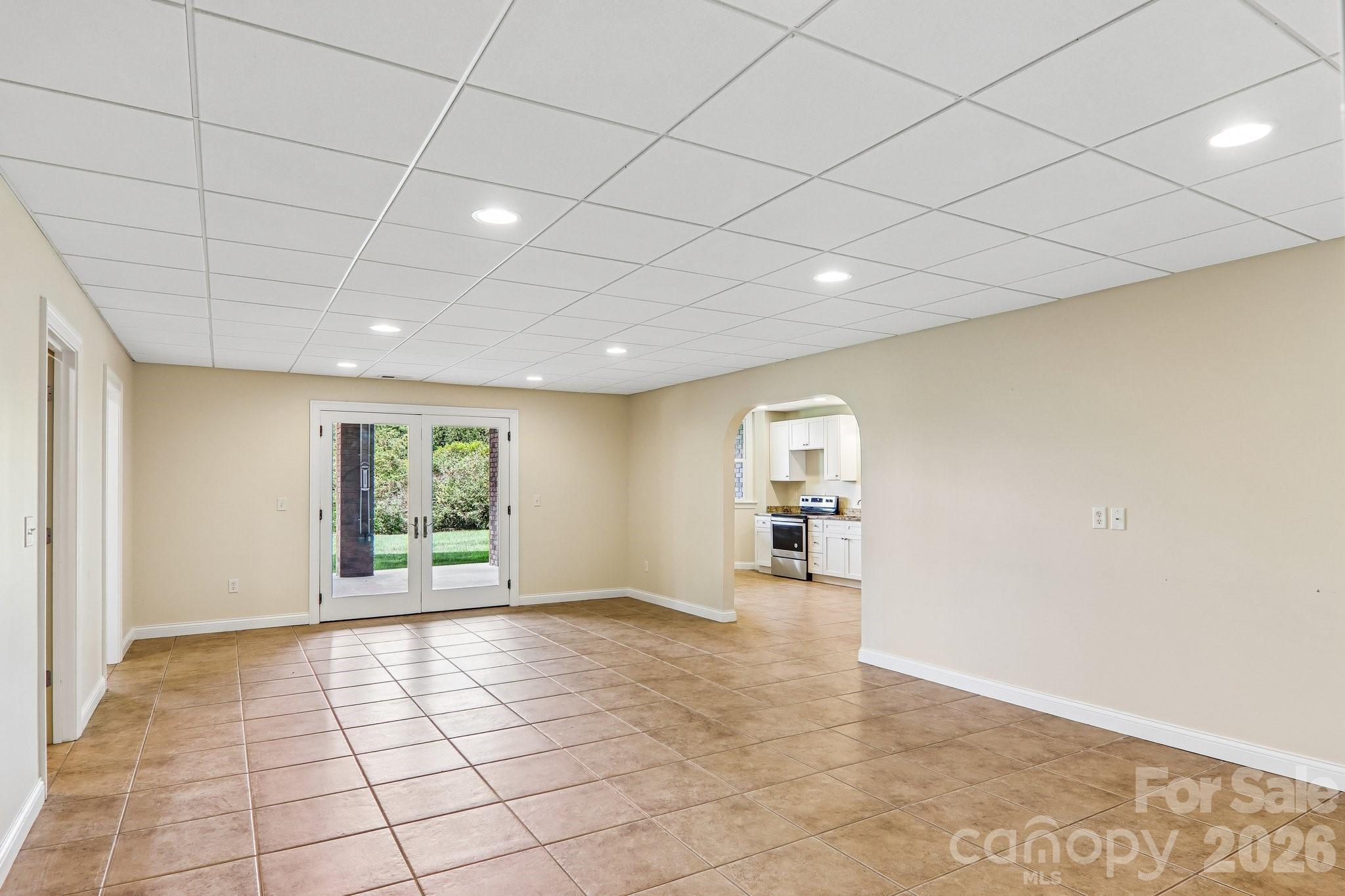 28 Tudor Crescent Court Property Photo 28