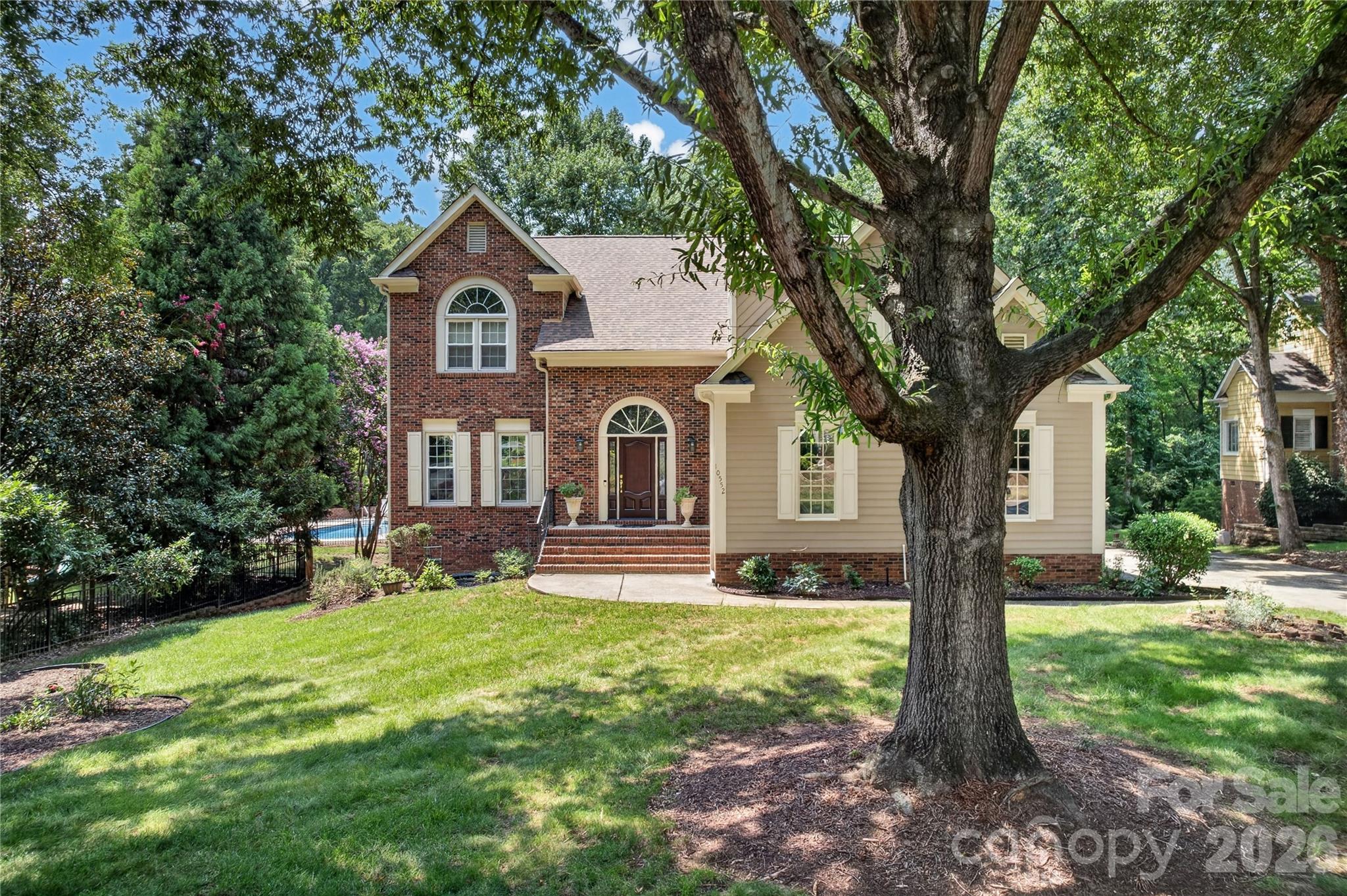 10552 Providence Arbours Drive Property Photo 2