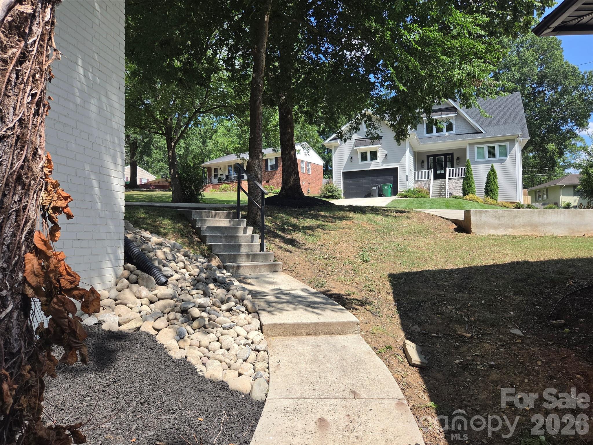 4910 Valley Stream Road Property Photo 8