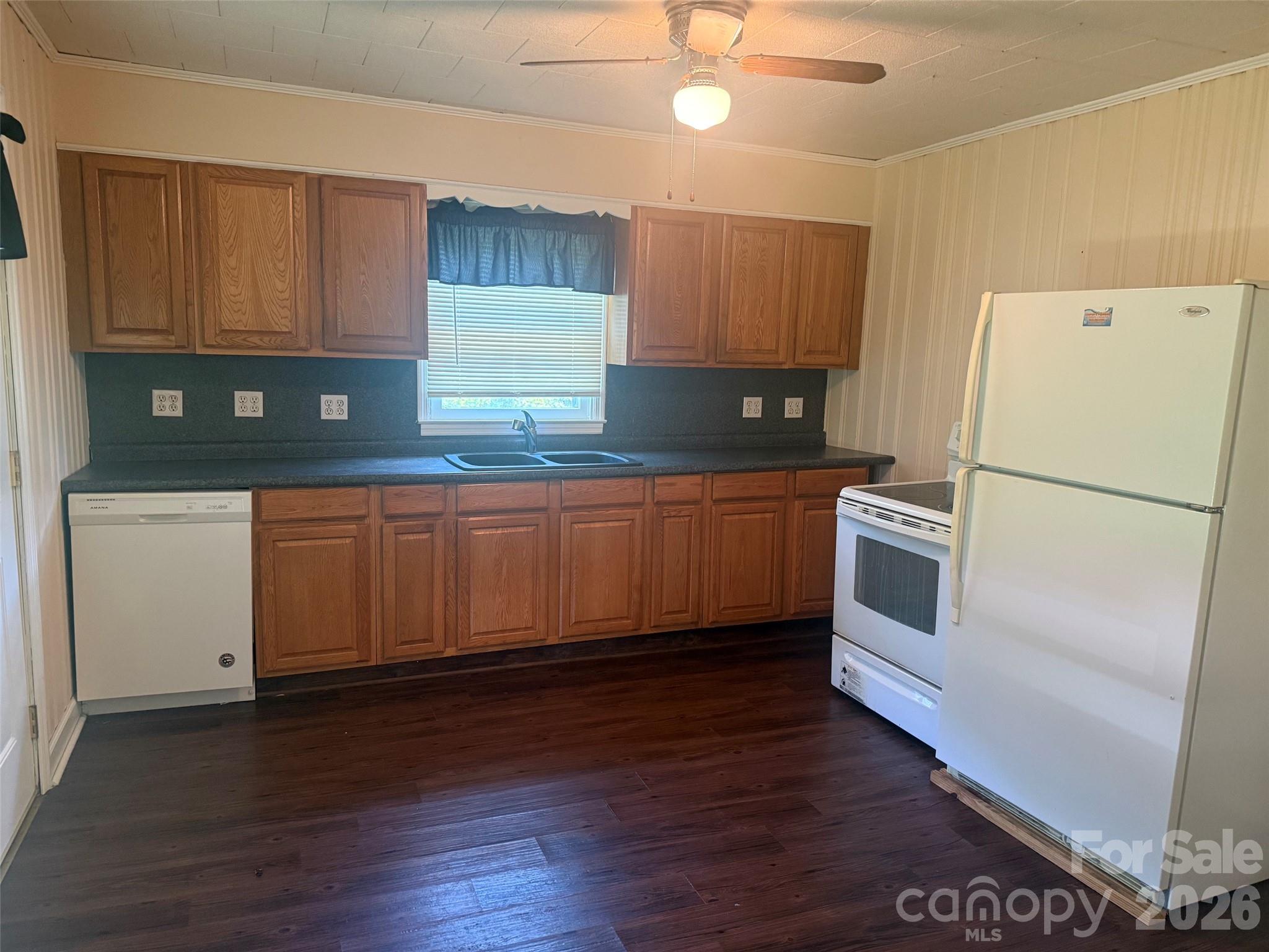 405 Woodland Drive Property Photo 3