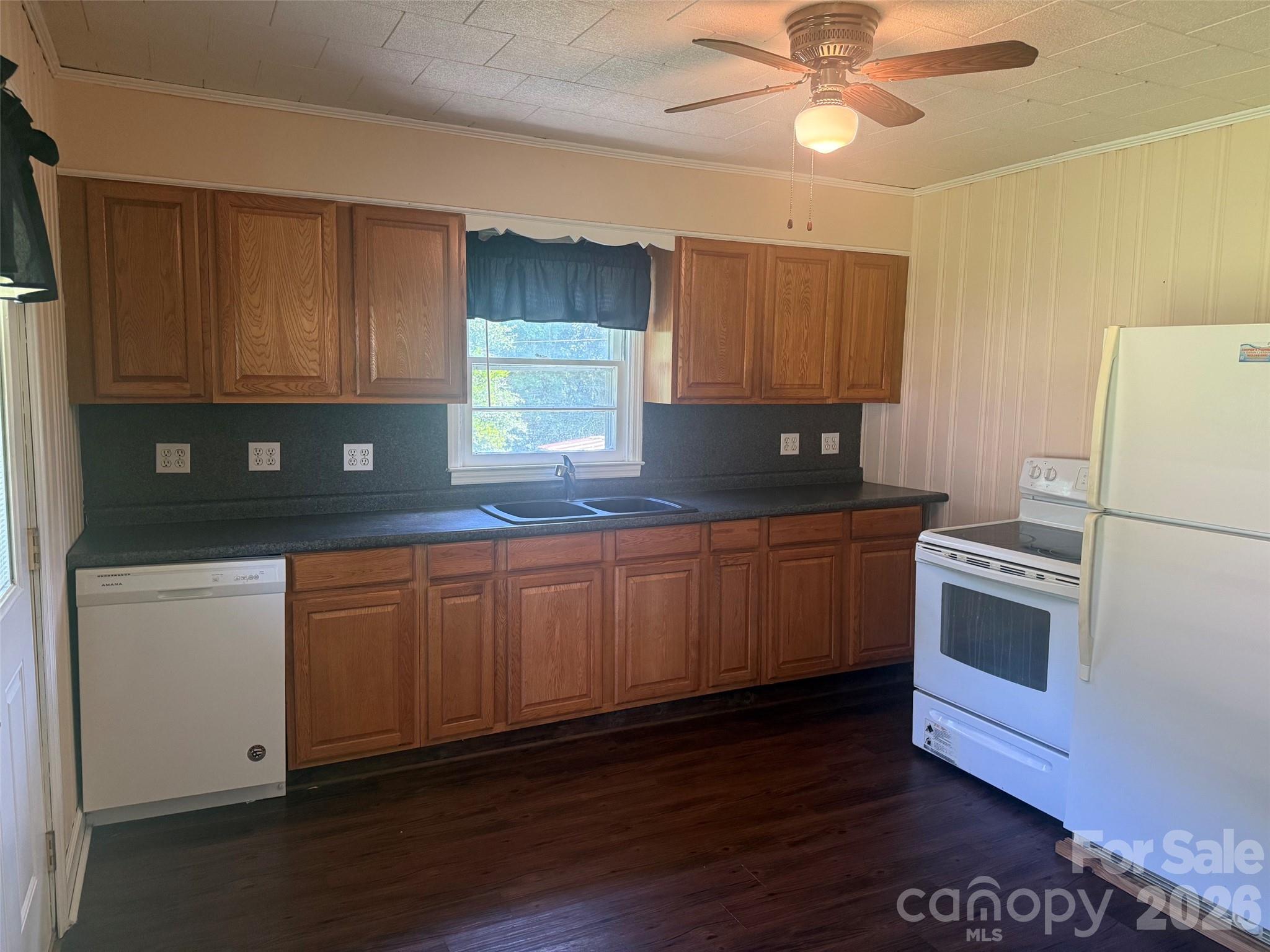 405 Woodland Drive Property Photo 4