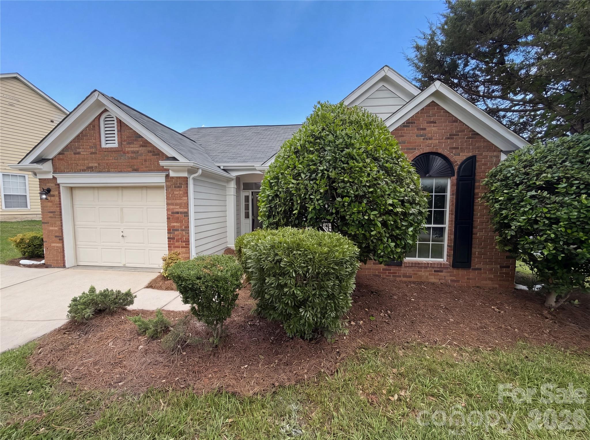 1633 Gordon Walters Drive Property Photo 2