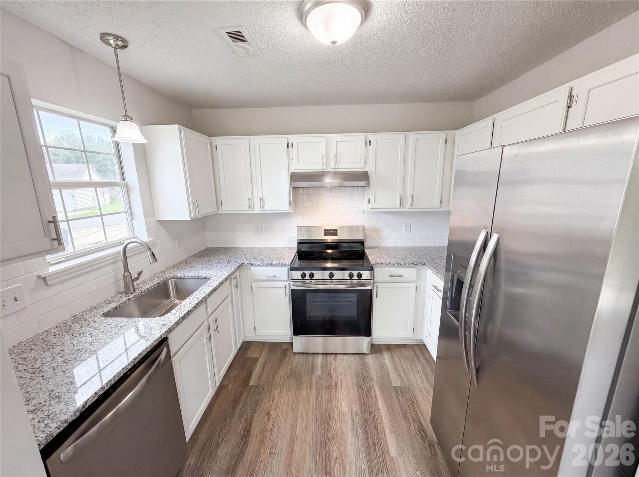 1633 Gordon Walters Drive Property Photo 7