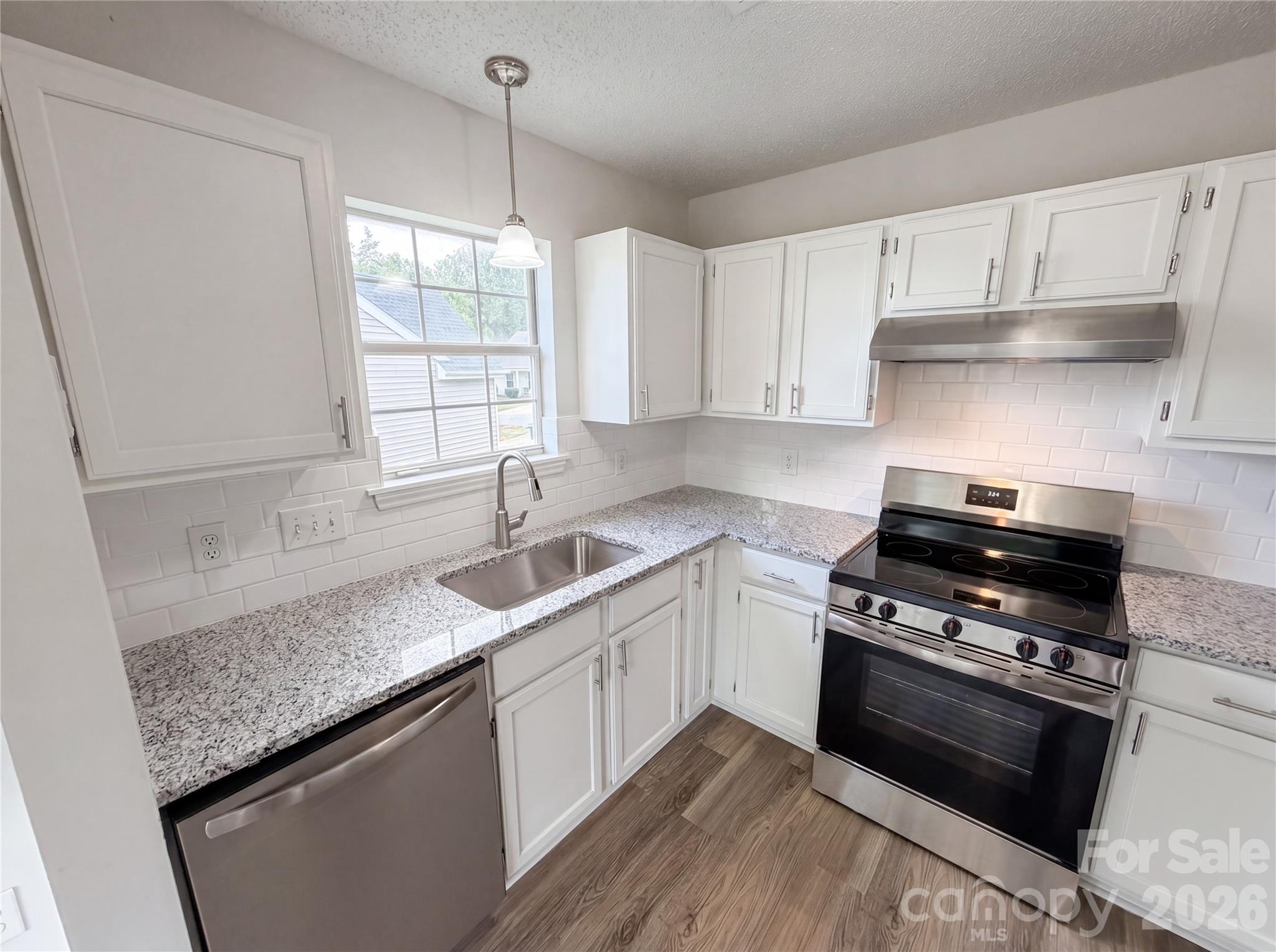 1633 Gordon Walters Drive Property Photo 8