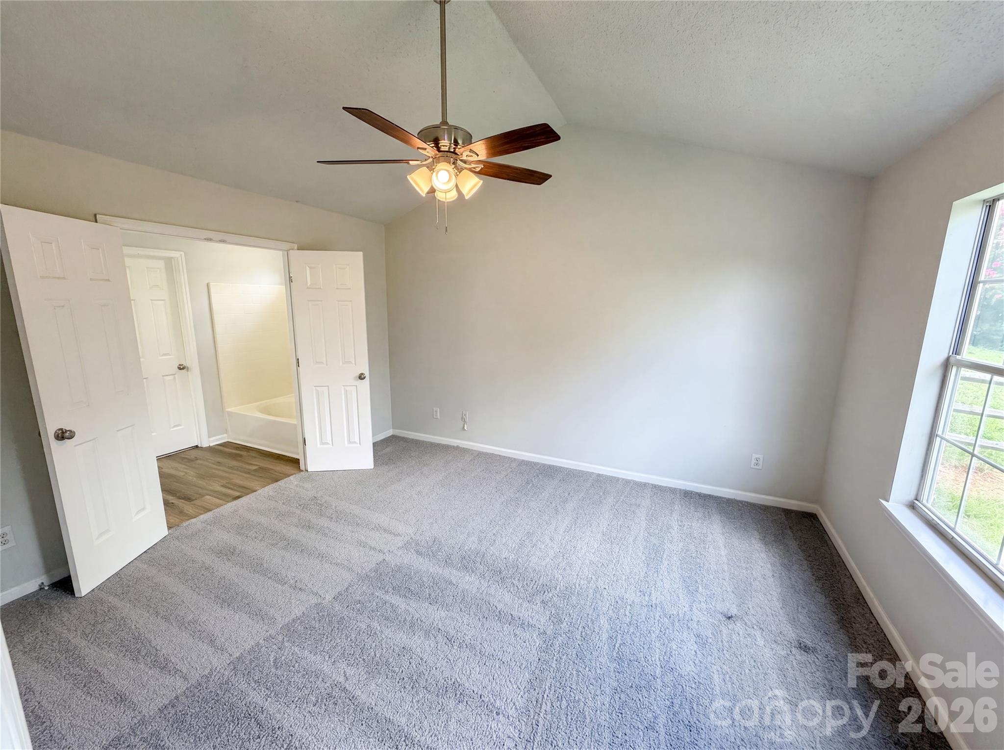 1633 Gordon Walters Drive Property Photo 11