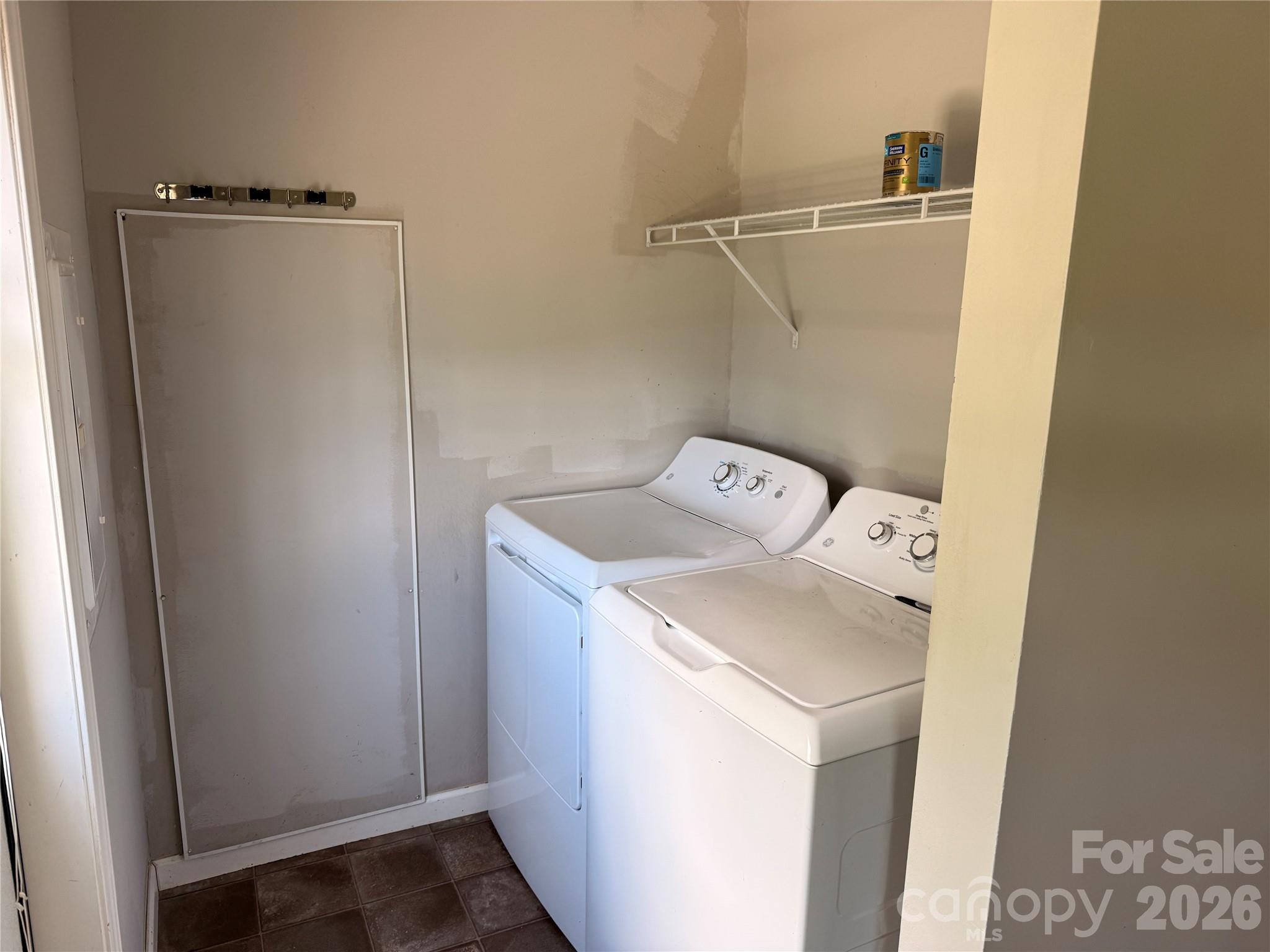 166 Albert Drive Property Photo 6