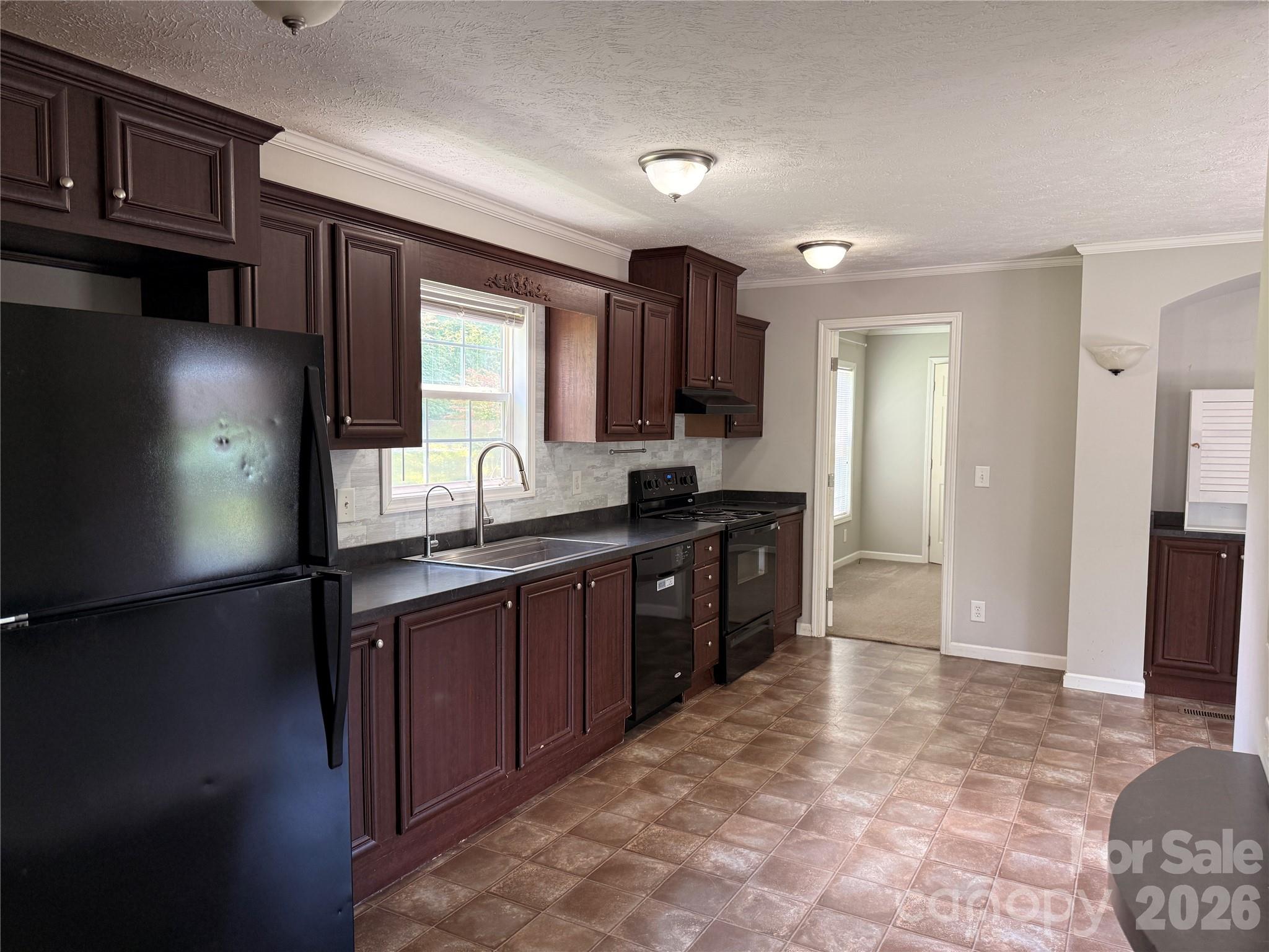 166 Albert Drive Property Photo 8