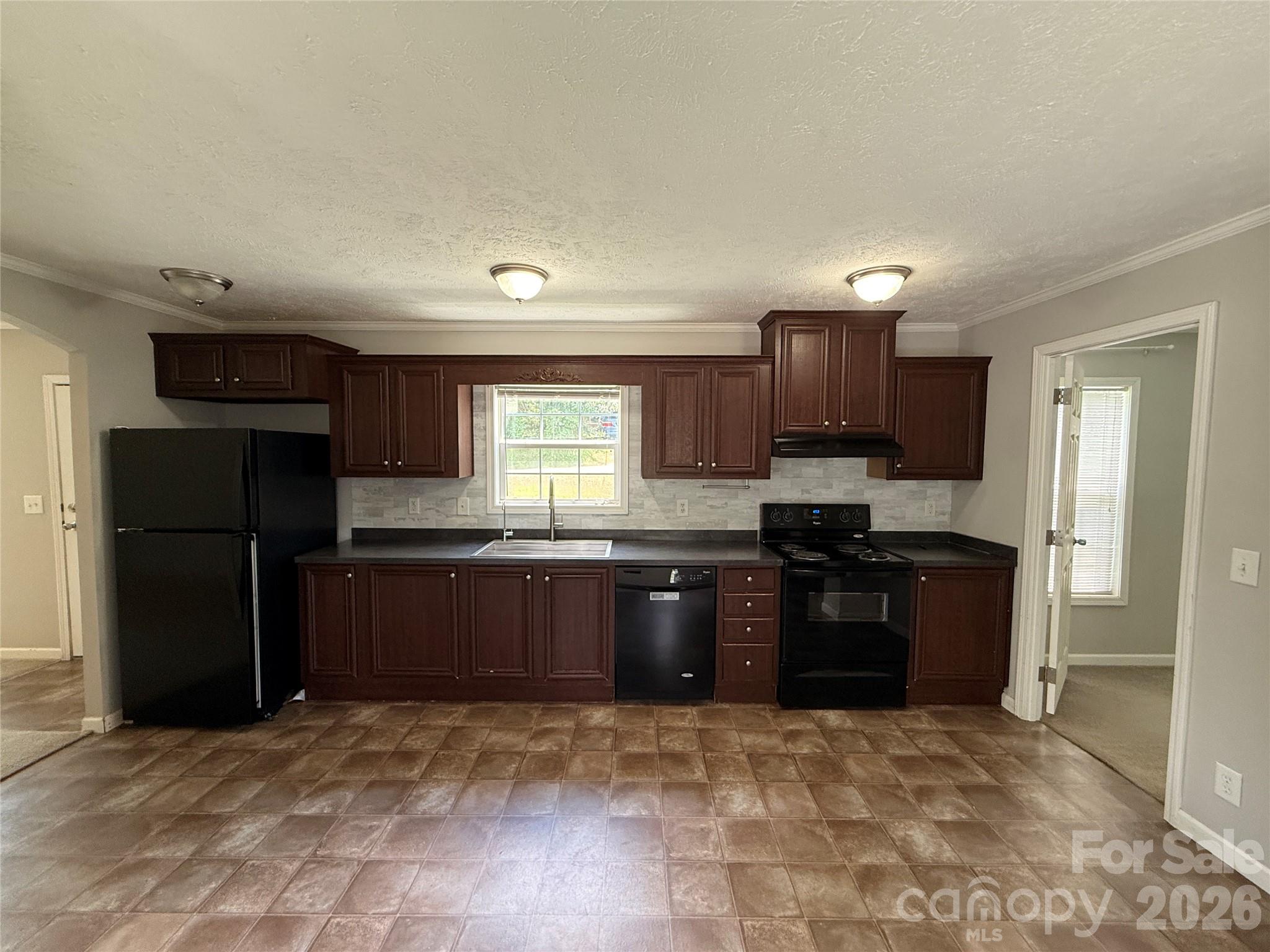 166 Albert Drive Property Photo 9