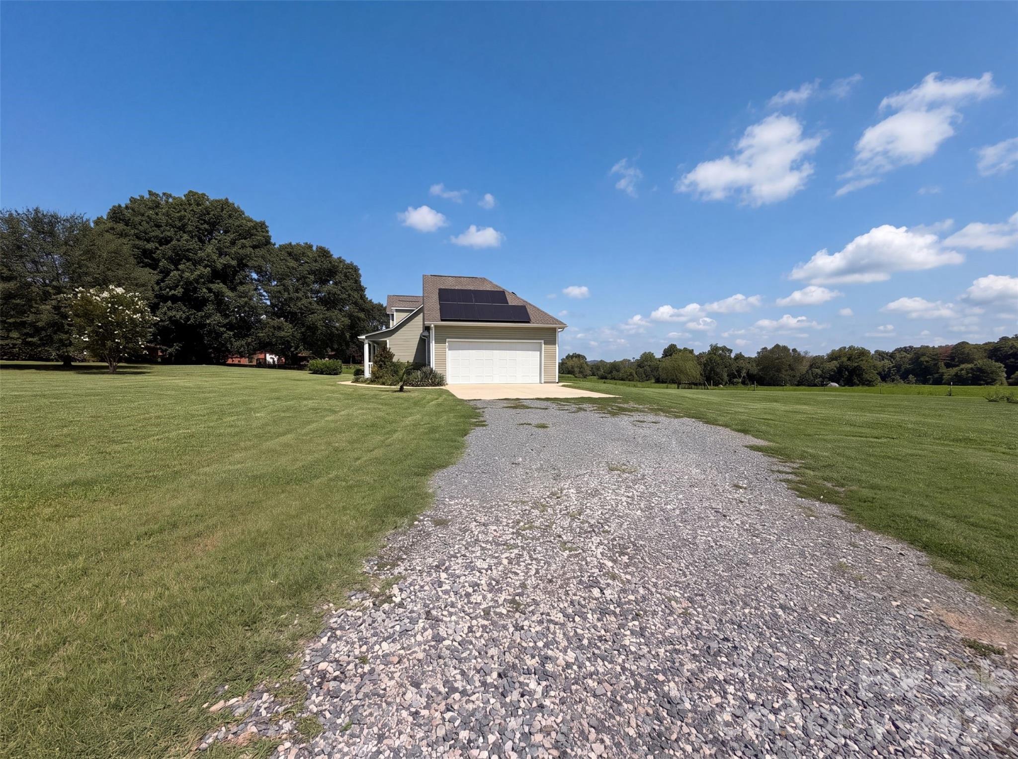 749 Williamsburg Estate Road Property Photo 1