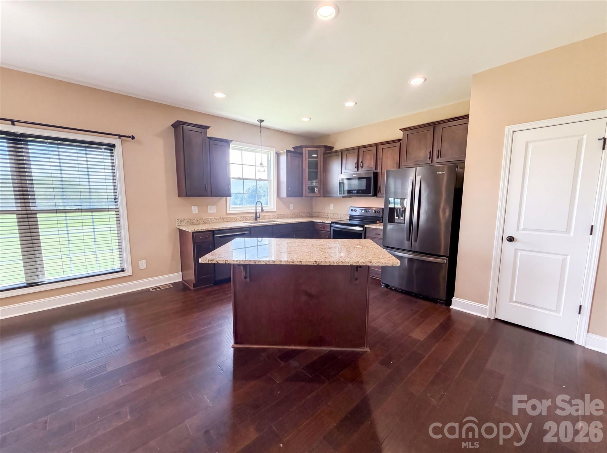 749 Williamsburg Estate Road Property Photo 2