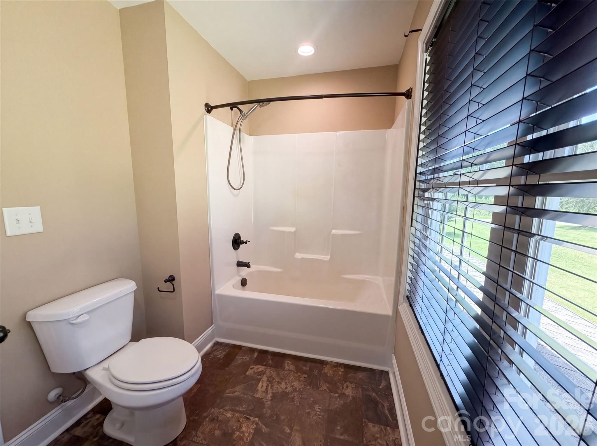 749 Williamsburg Estate Road Property Photo 14