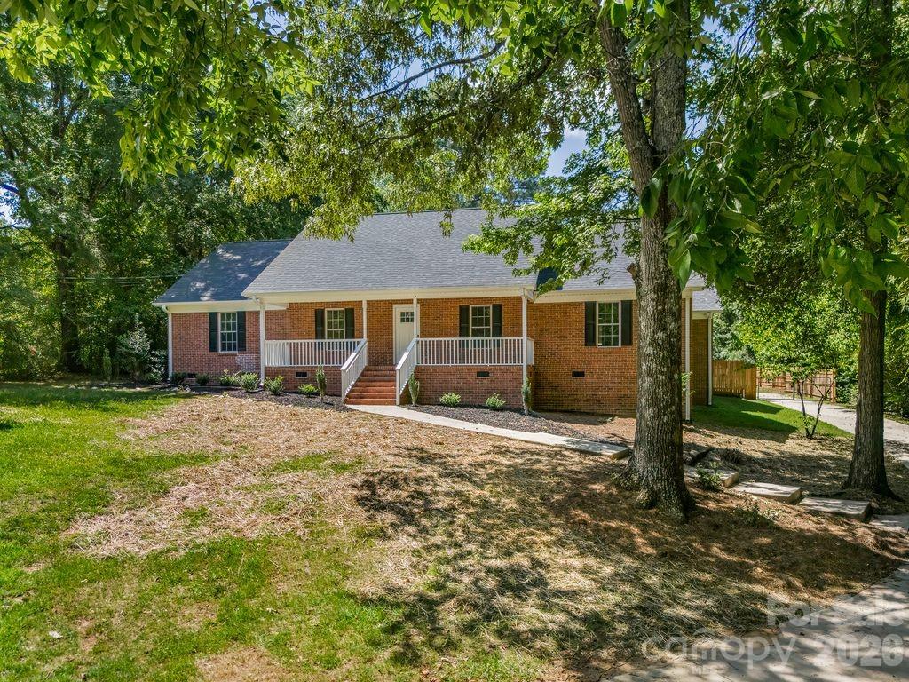 663 Lakeside Drive Property Photo 1