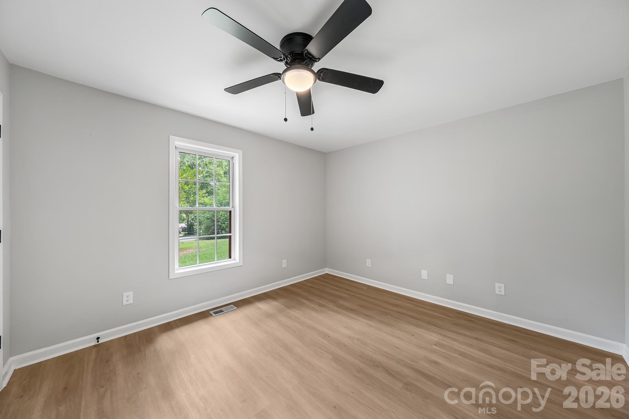 663 Lakeside Drive Property Photo 15