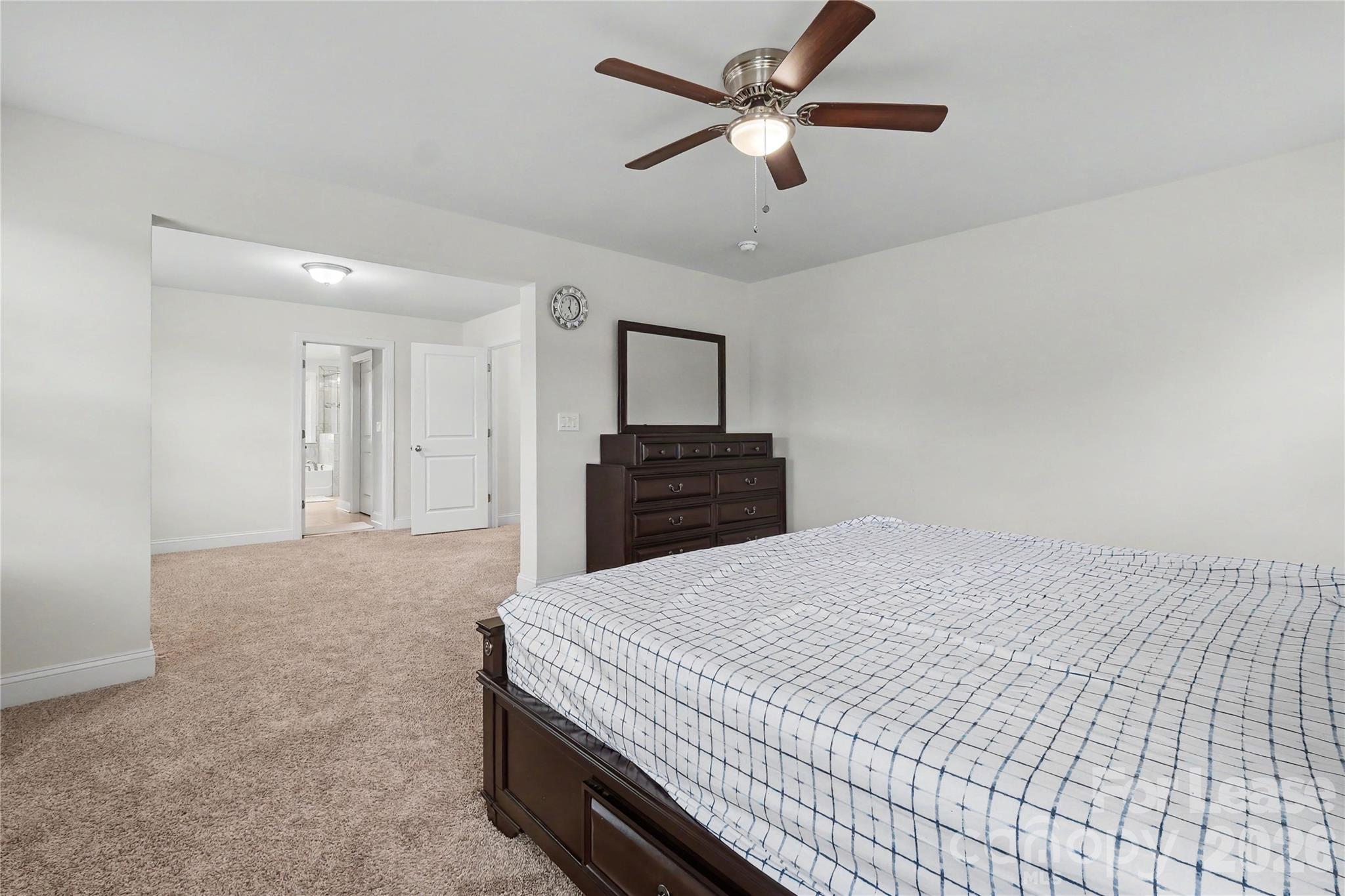 4412581 Property Photo 27