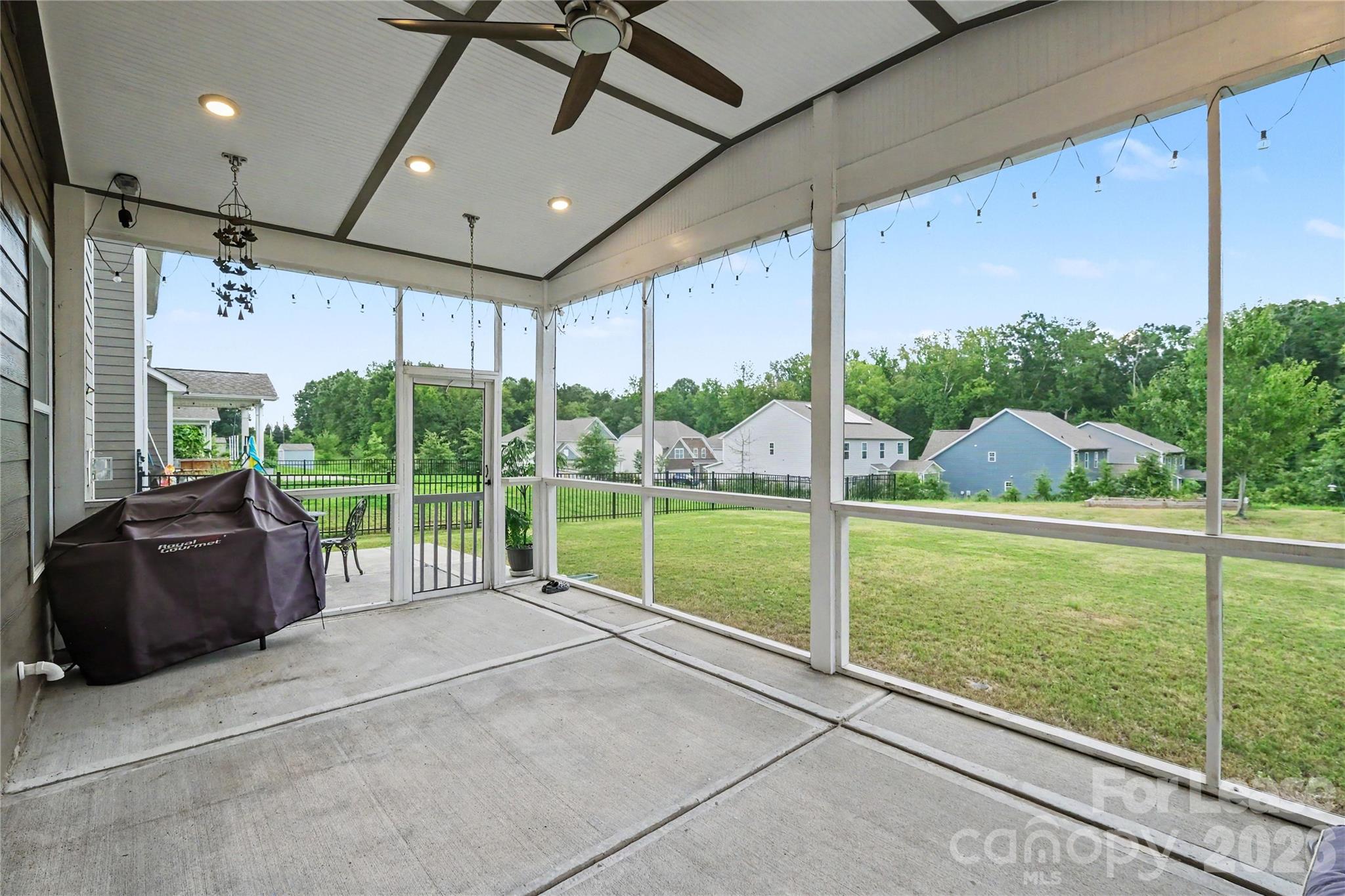 4412581 Property Photo 37
