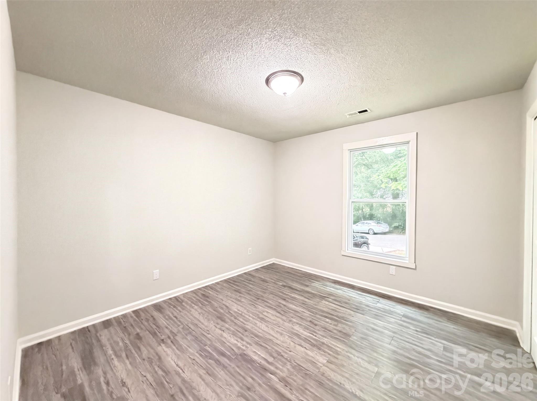 8822 Hunter Green Lane Property Photo 10