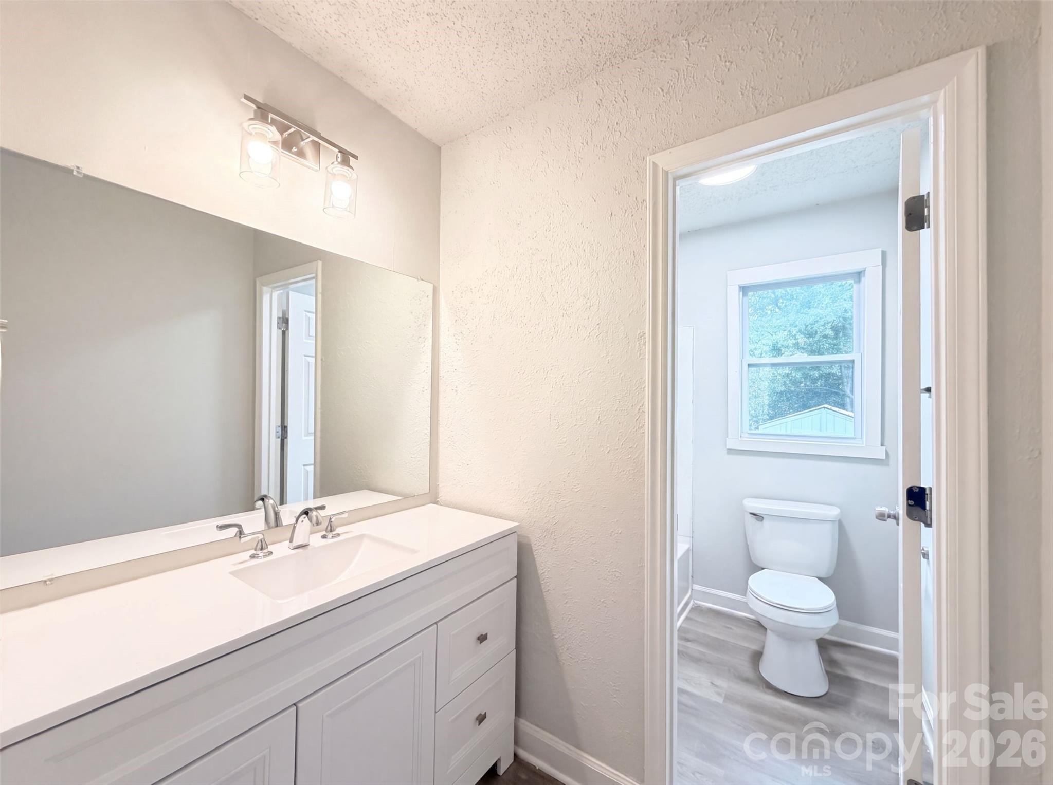 8822 Hunter Green Lane Property Photo 12