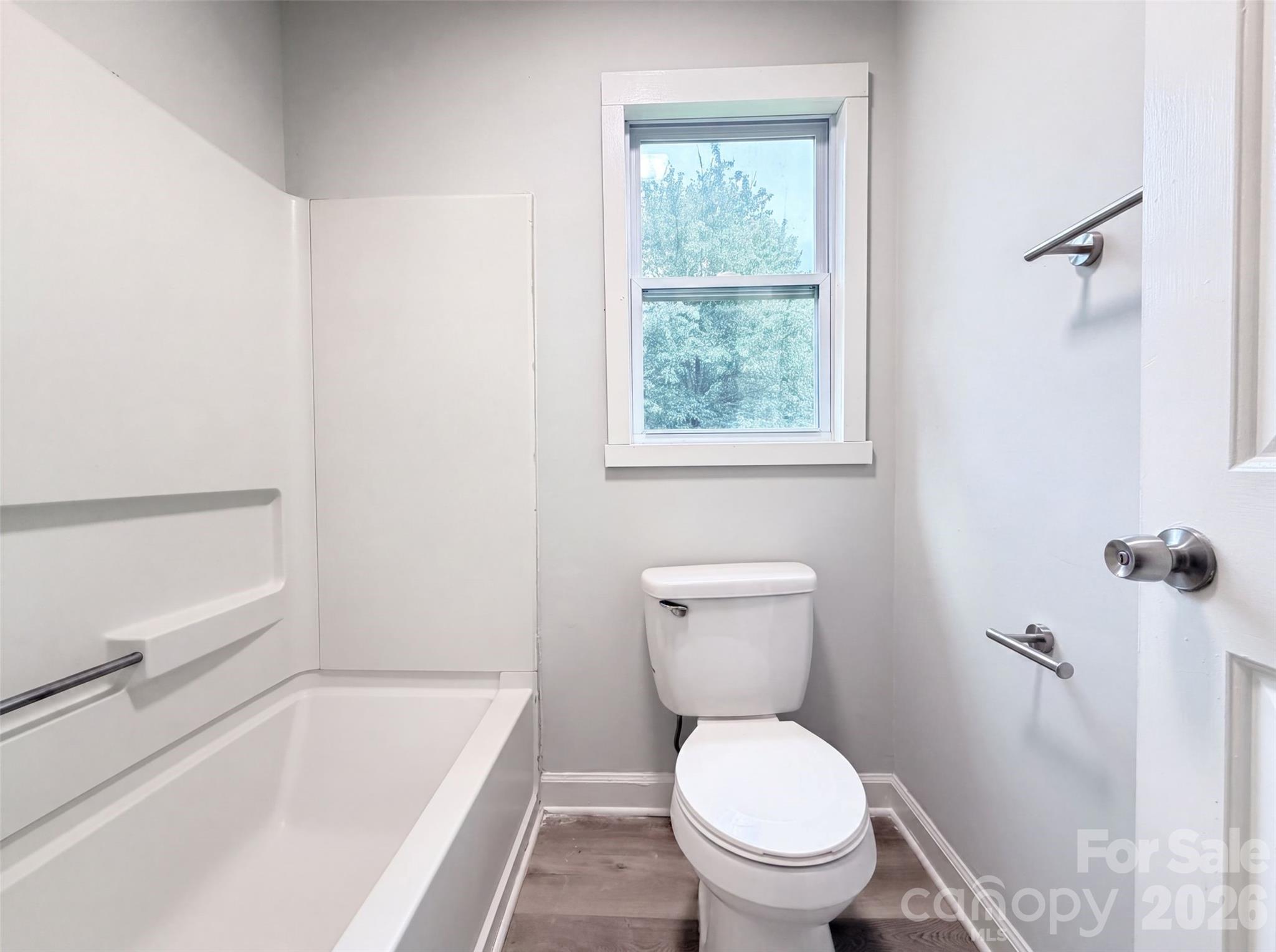 8822 Hunter Green Lane Property Photo 14