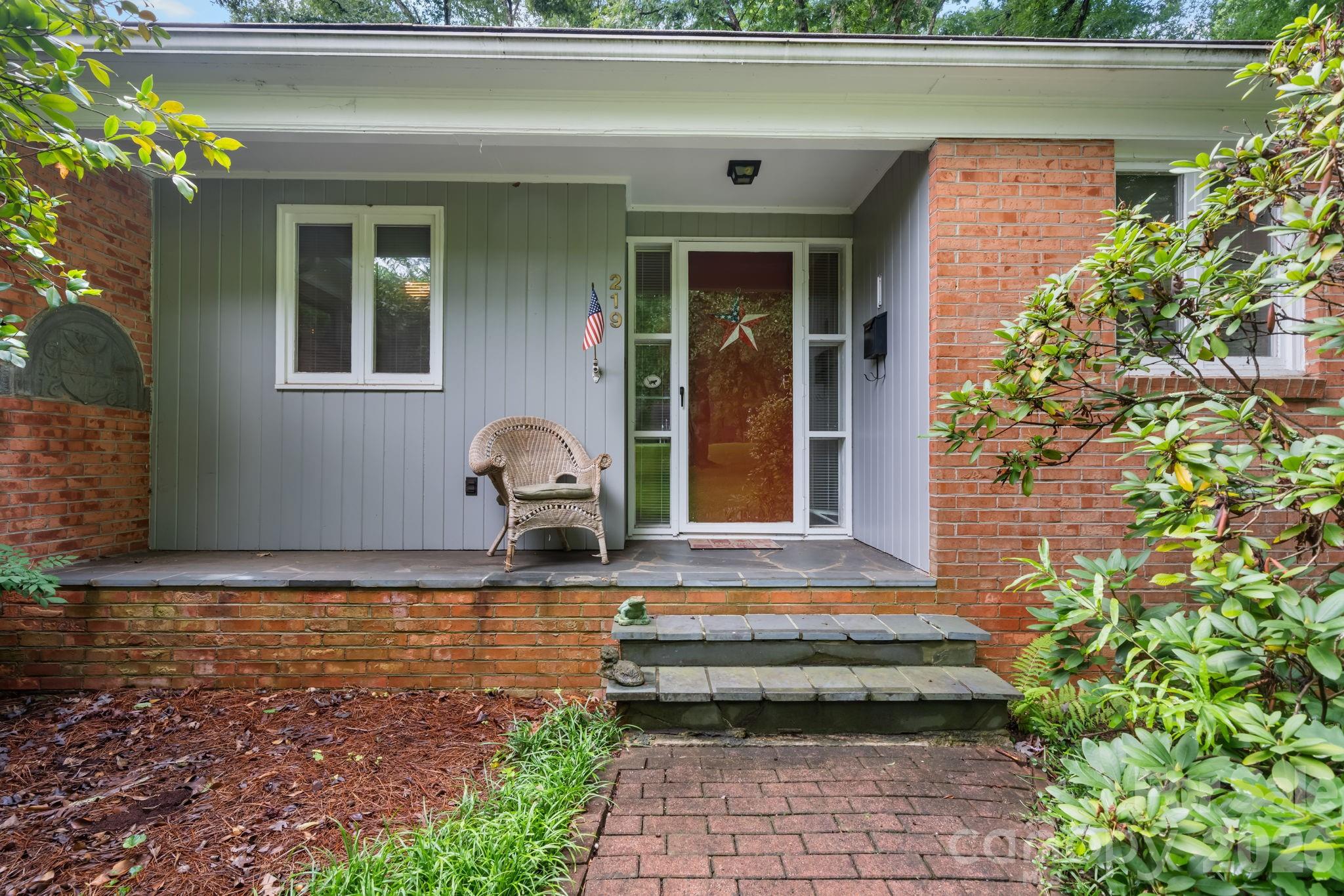 219 West Park Drive Property Photo 7