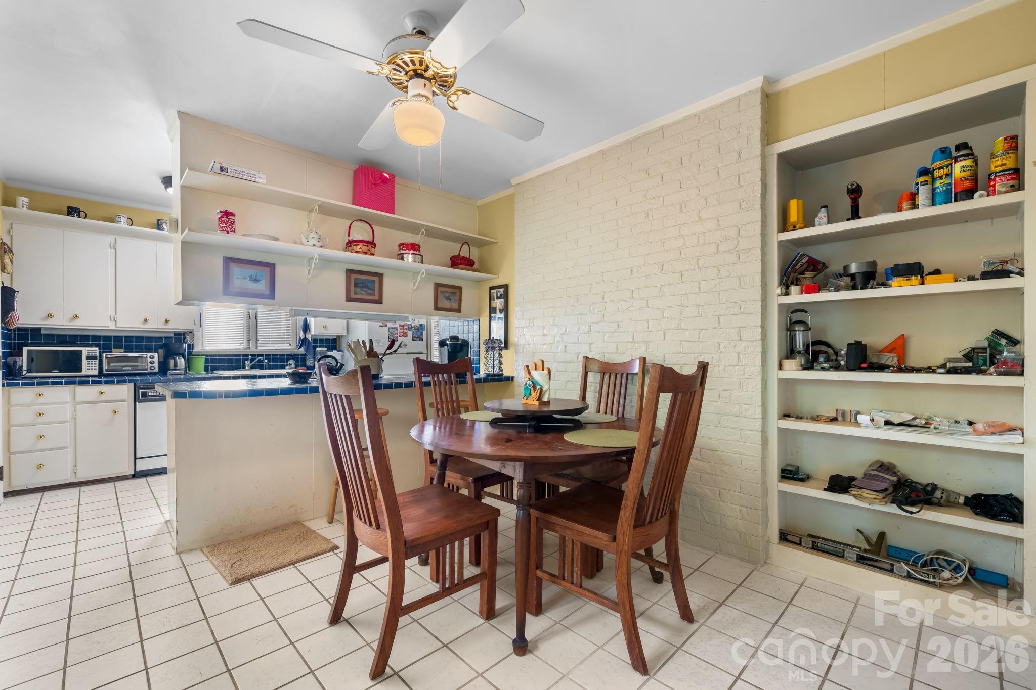 219 West Park Drive Property Photo 10