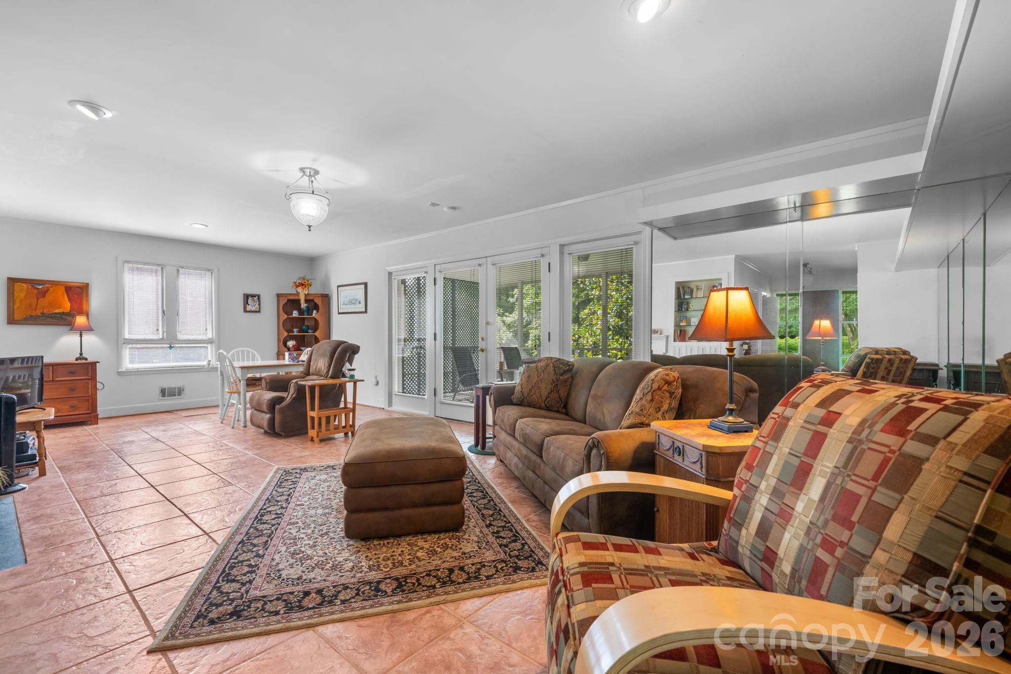 219 West Park Drive Property Photo 16