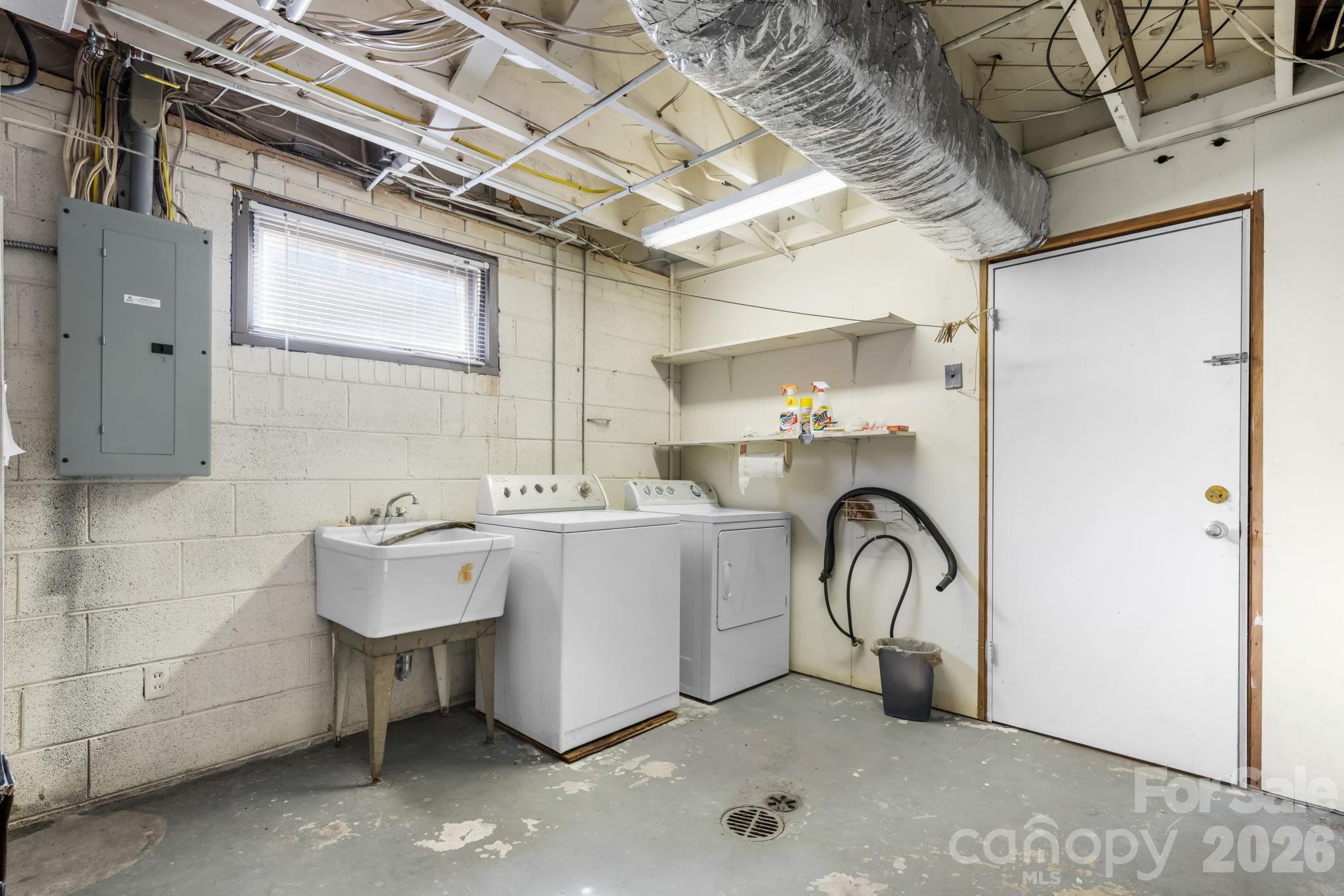 219 West Park Drive Property Photo 27
