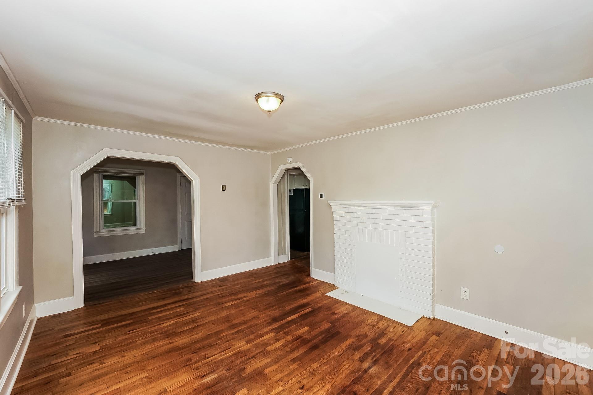 309 Eastside Drive Property Photo 4