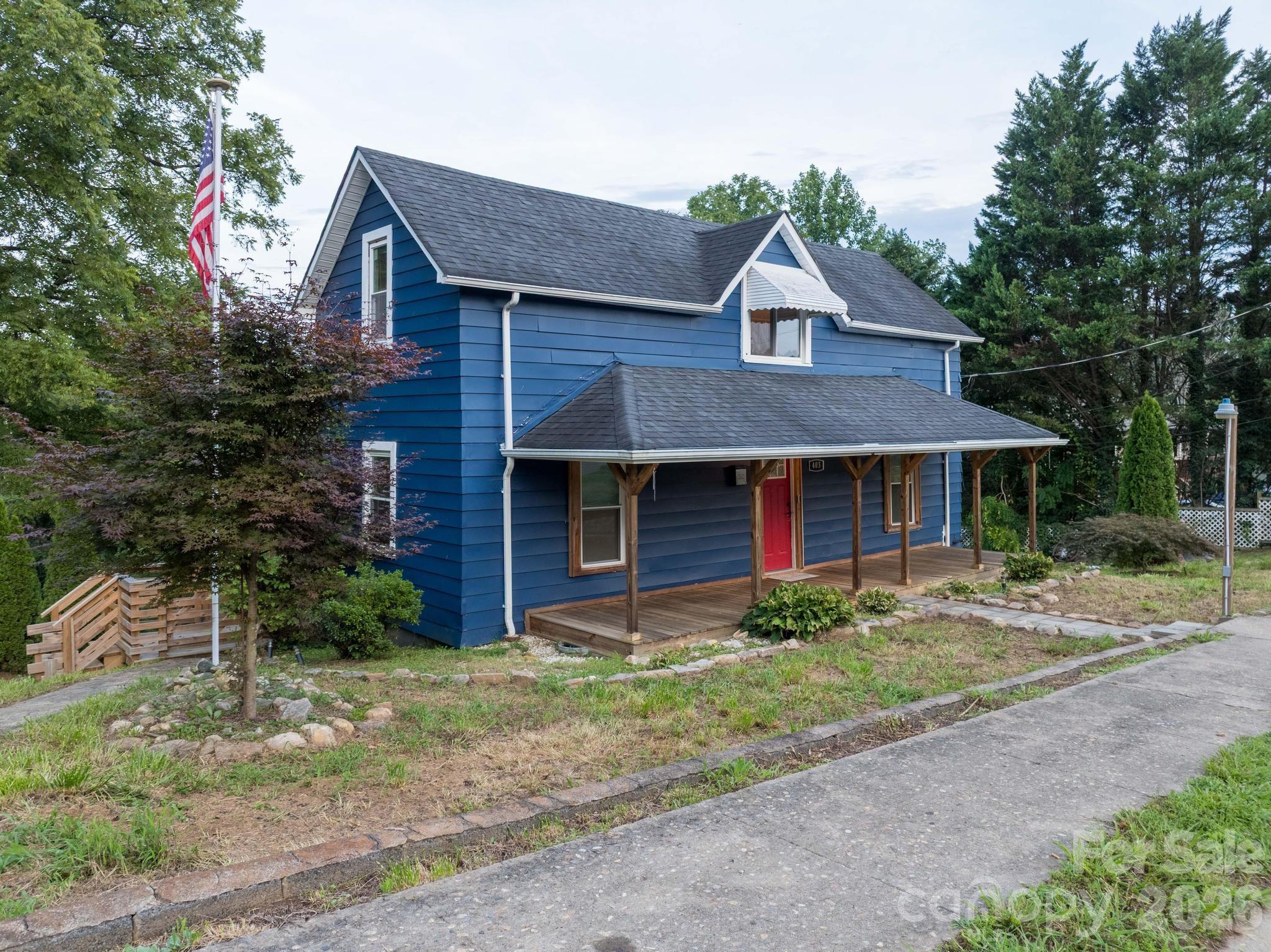403 Sw Spruce Street Property Photo 3