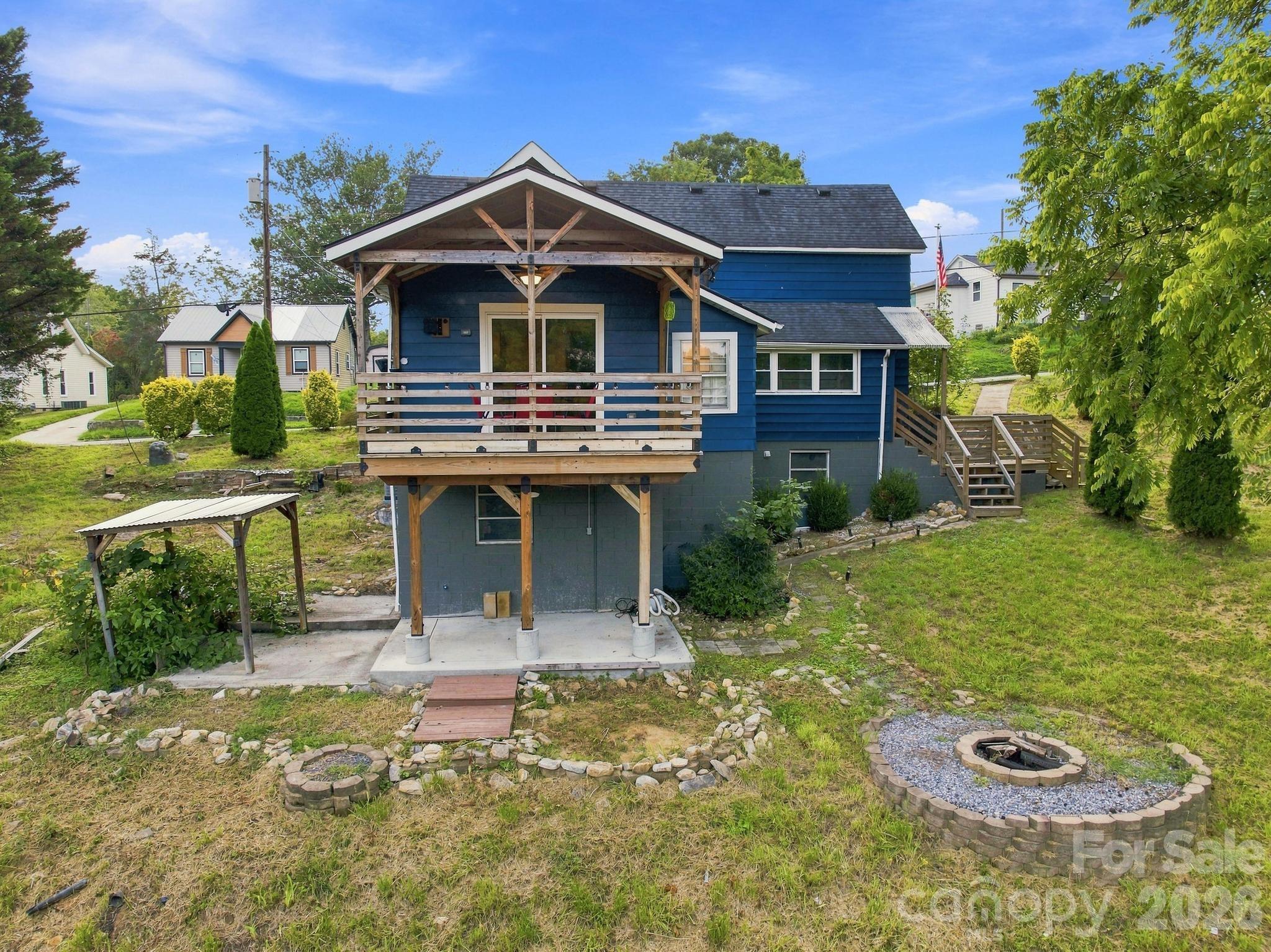403 Sw Spruce Street Property Photo 4