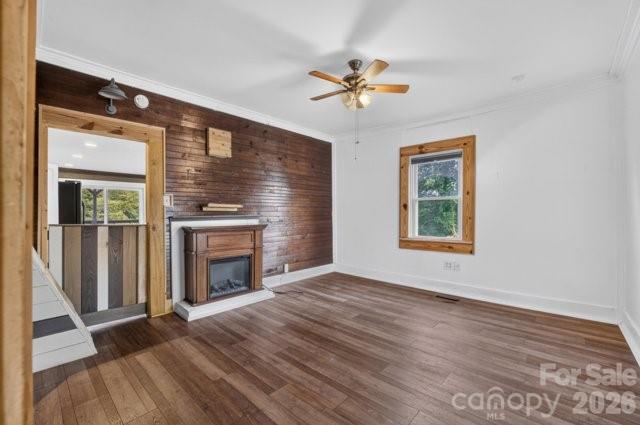 403 Sw Spruce Street Property Photo 6