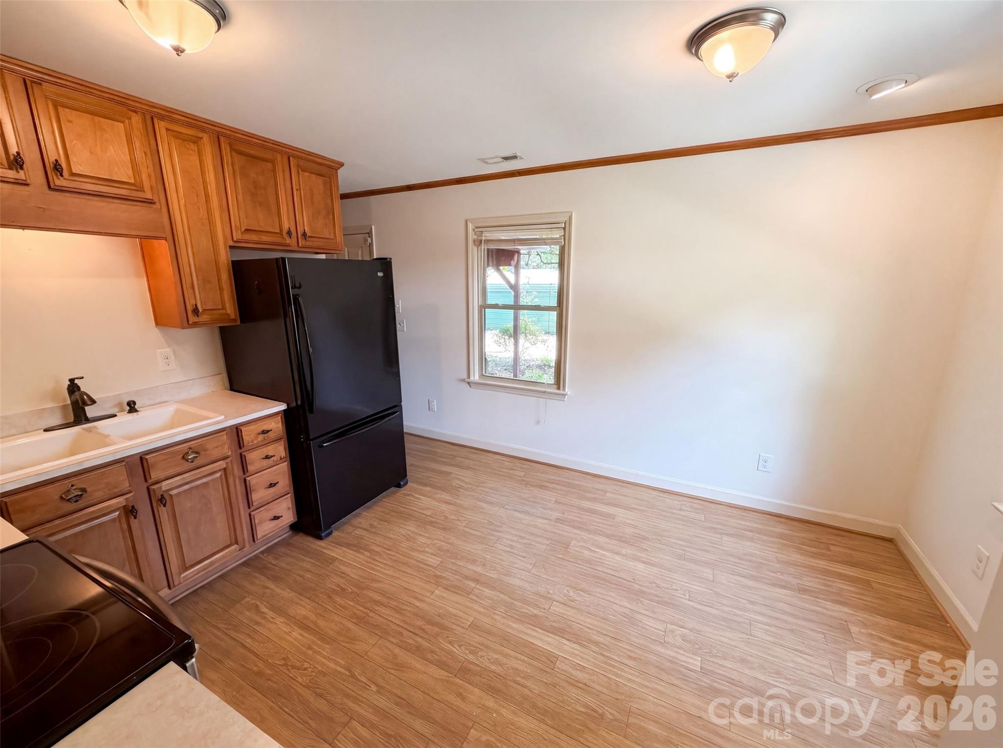 10124 Windtree Lane Property Photo 14