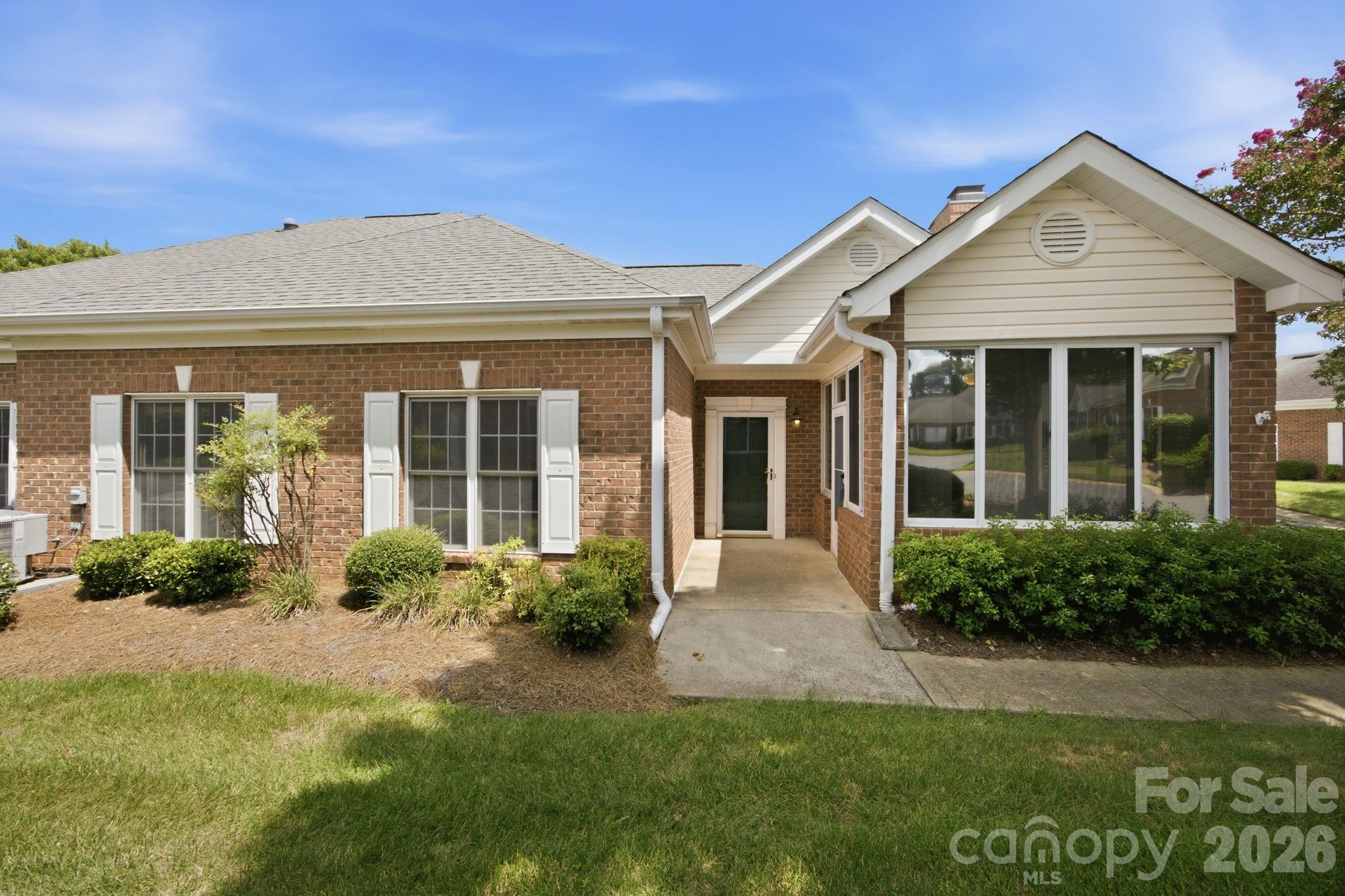 8528 Highland Glen Drive Property Photo 1