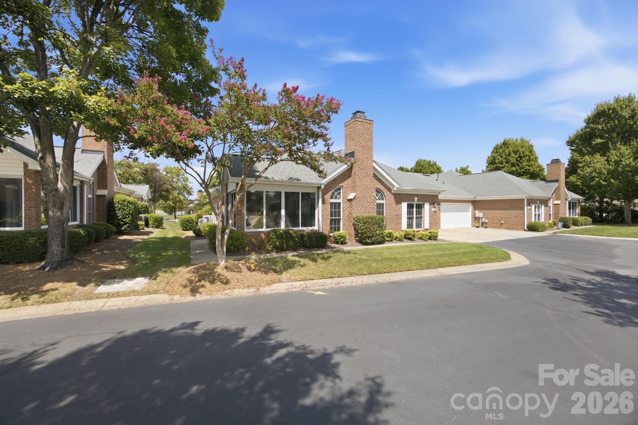 8528 Highland Glen Drive Property Photo 4