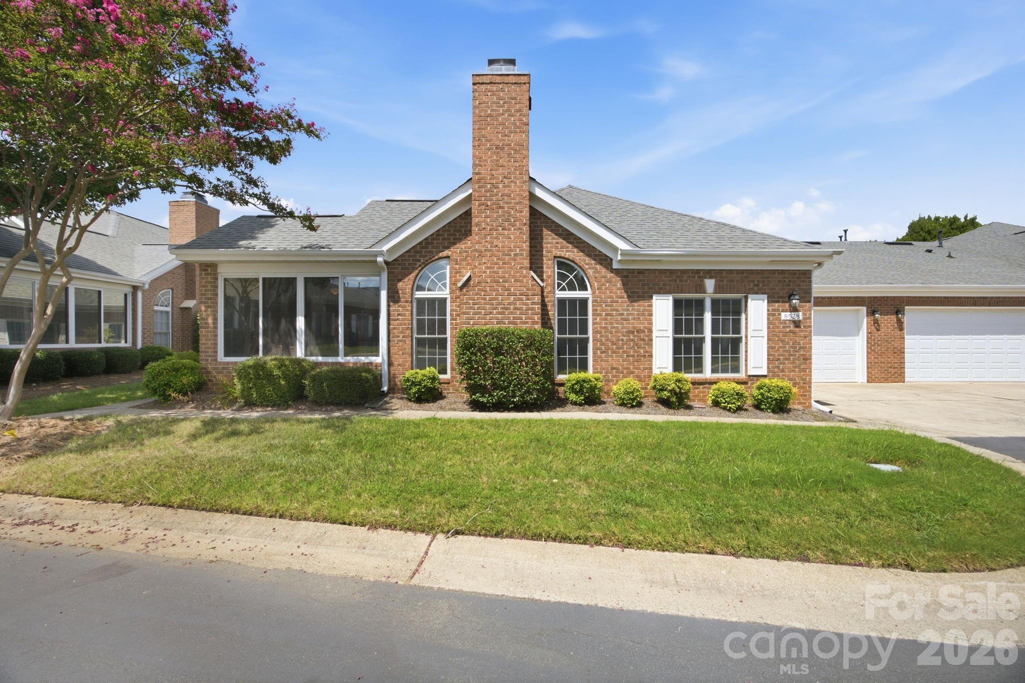8528 Highland Glen Drive Property Photo 6