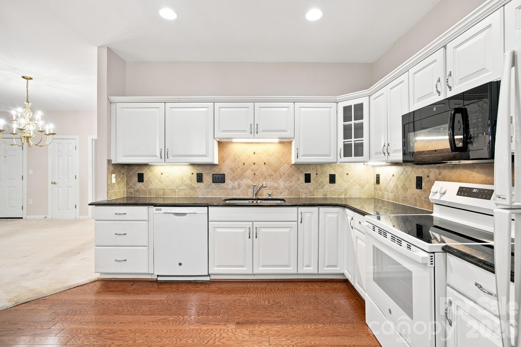 8528 Highland Glen Drive Property Photo 16