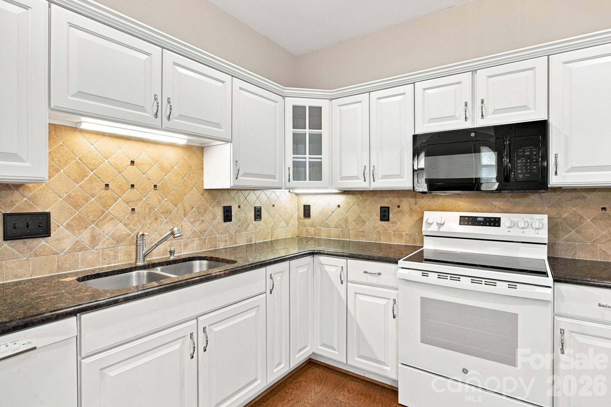 8528 Highland Glen Drive Property Photo 19