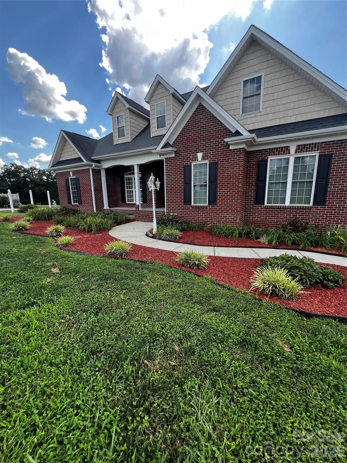 4209 Cheshire Glen Drive Property Photo 3